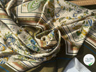 SATIN FOULARD C’EST D’UN CHIC PANNEAU 72 CM (2 MOTIFS PAR PANNEAU) MSO