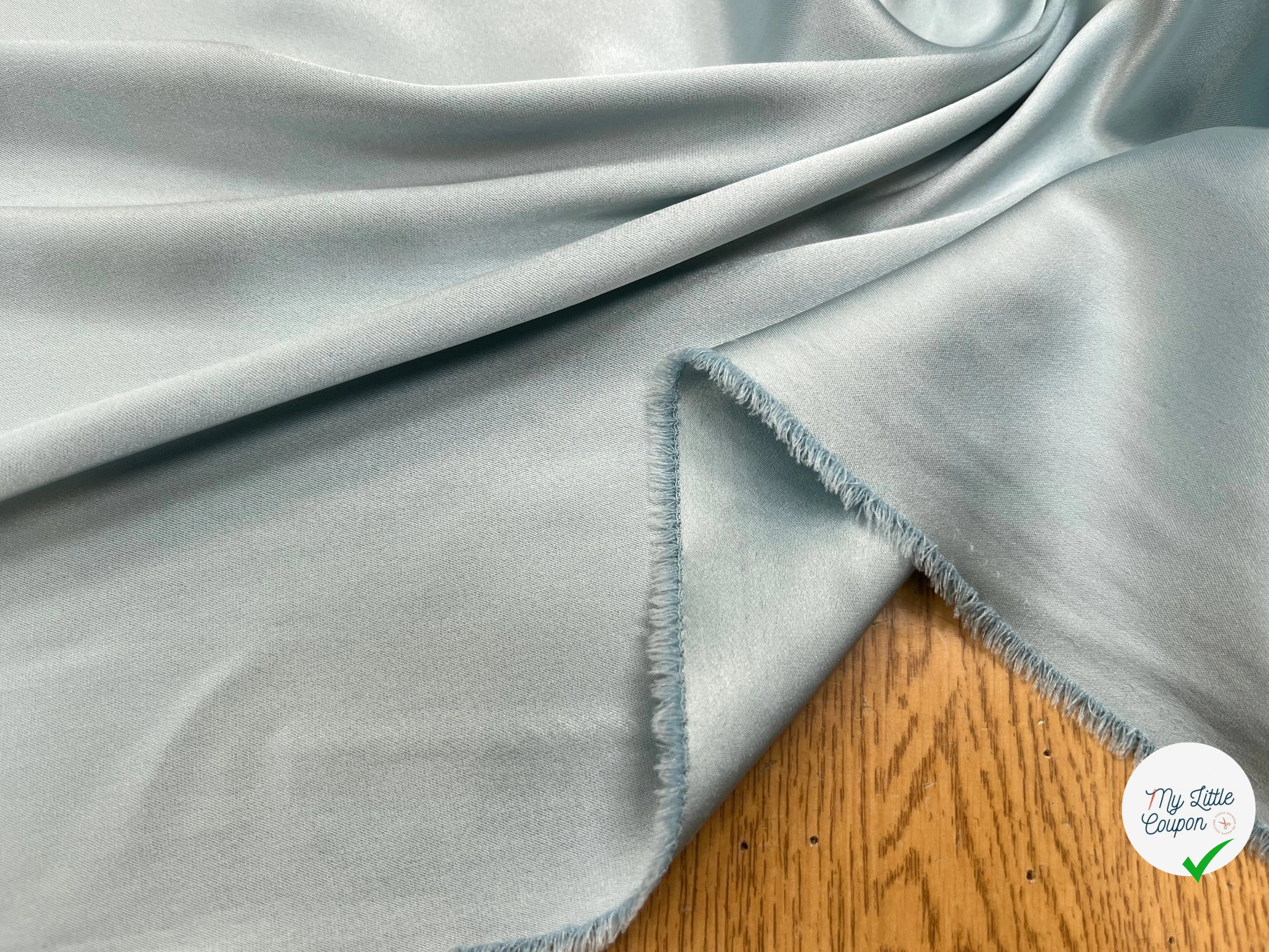 SATIN FROID ET FLUIDE POLYESTER 130CM CLOUD BLUE - My Little Coupon