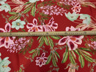 SATIN GARDEN ROUGE GROSSES FLEURS ROSES ET FEUILLAGE VERT - My Little Coupon