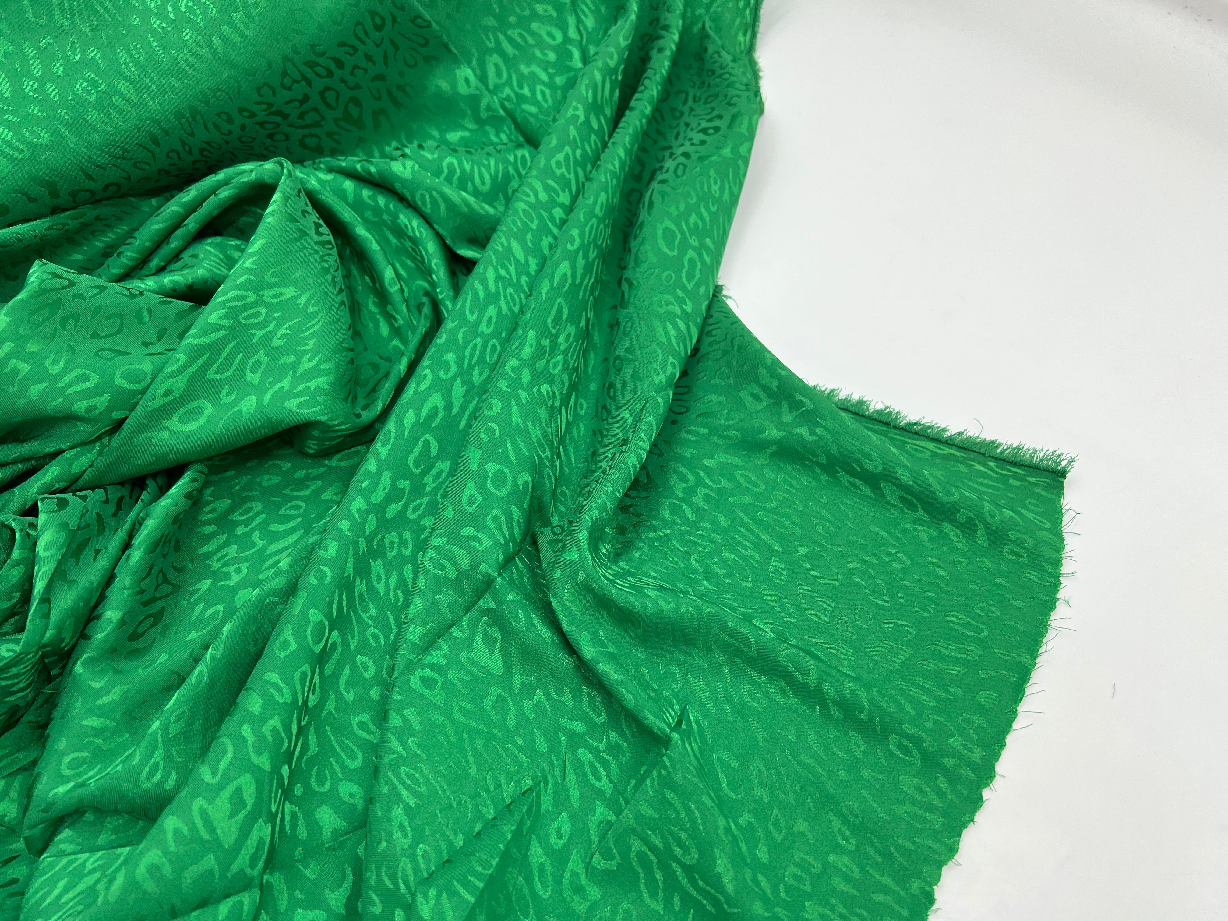 SATIN JACQUARD LÉOPARD VERT DIABOLO MLC INTERN