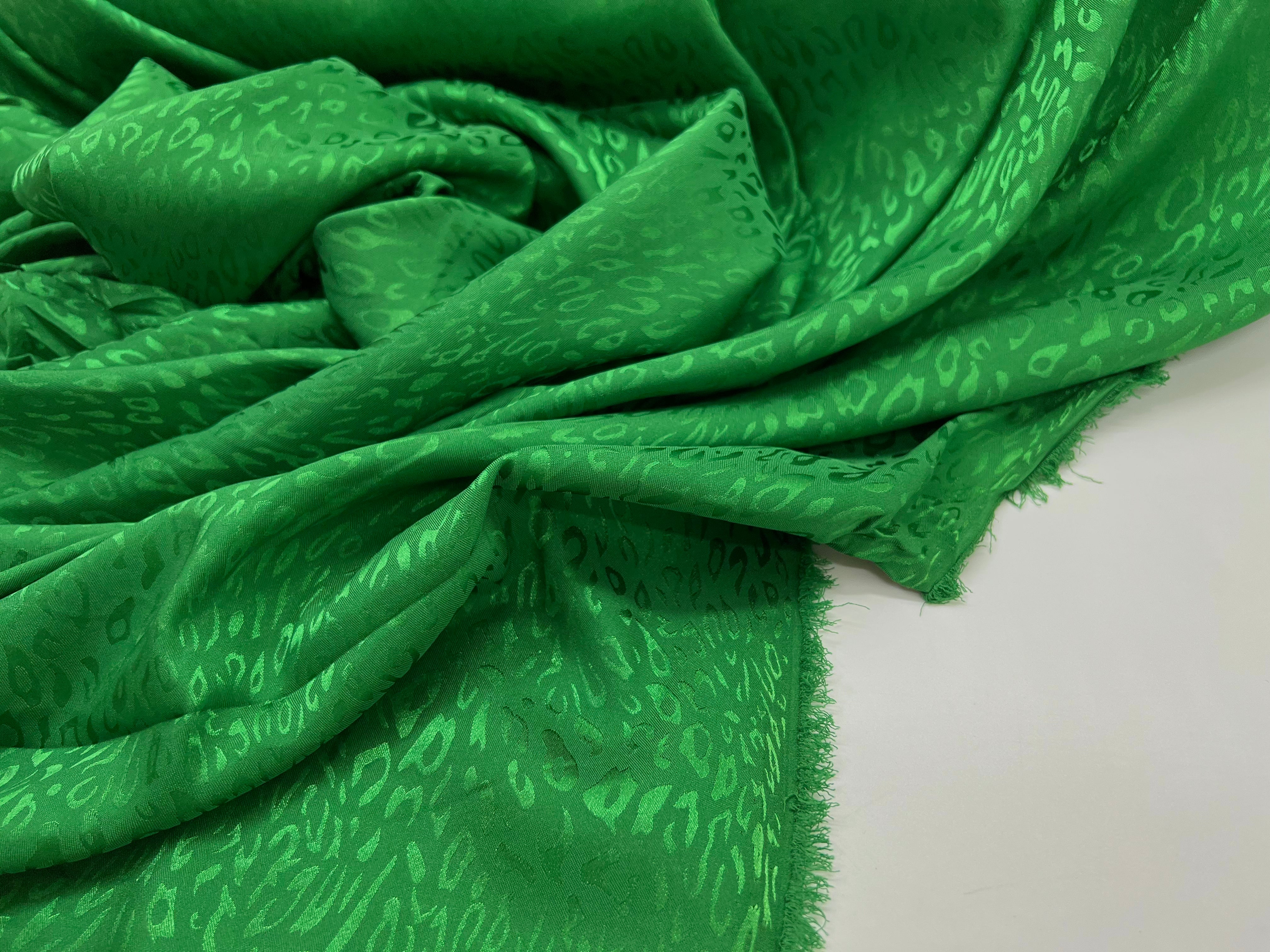 SATIN JACQUARD LÉOPARD VERT DIABOLO MLC INTERN