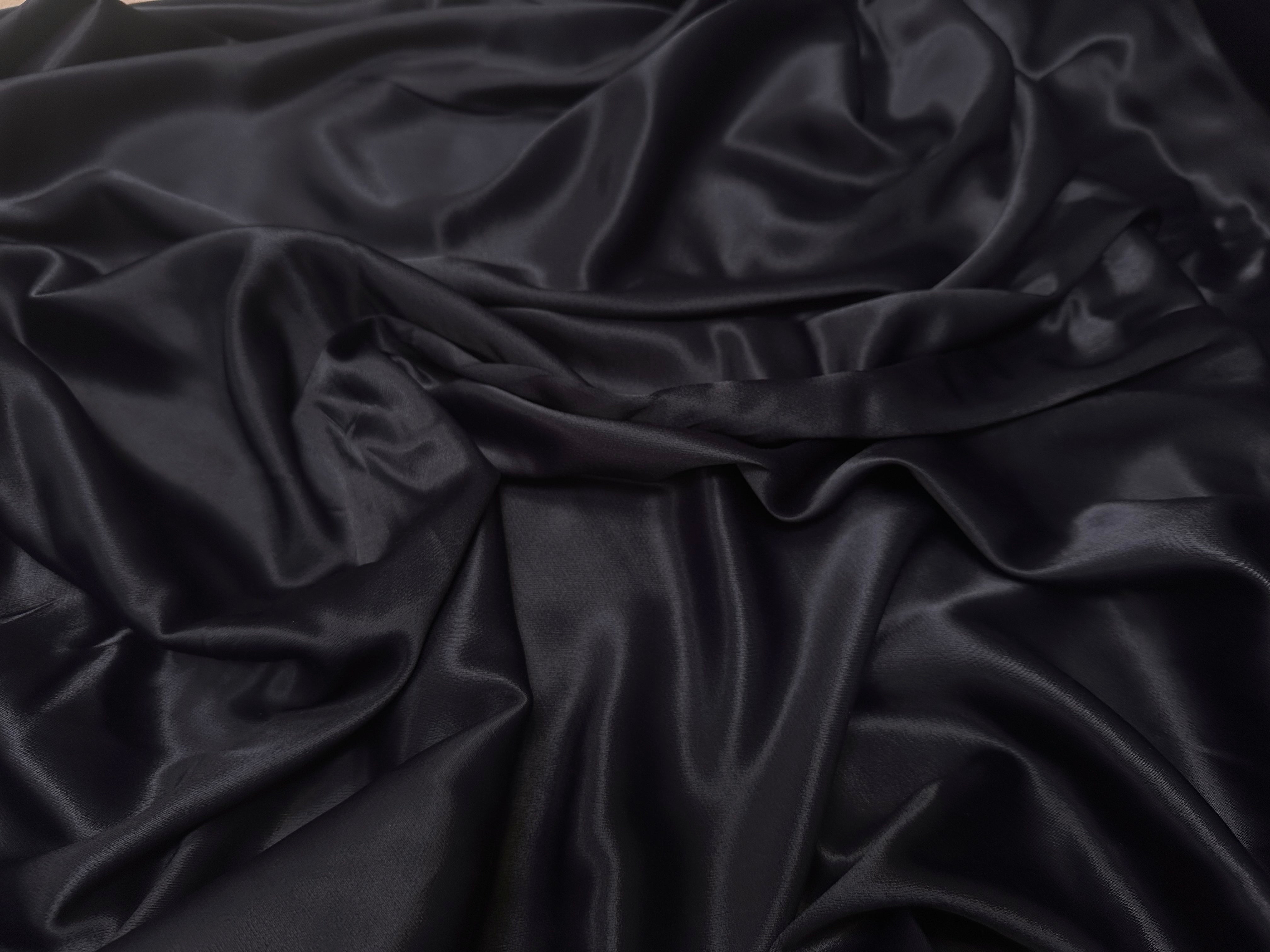 SATIN RICHE VISCOSE NOIR LEGEREMENT STRETCH - My Little Coupon