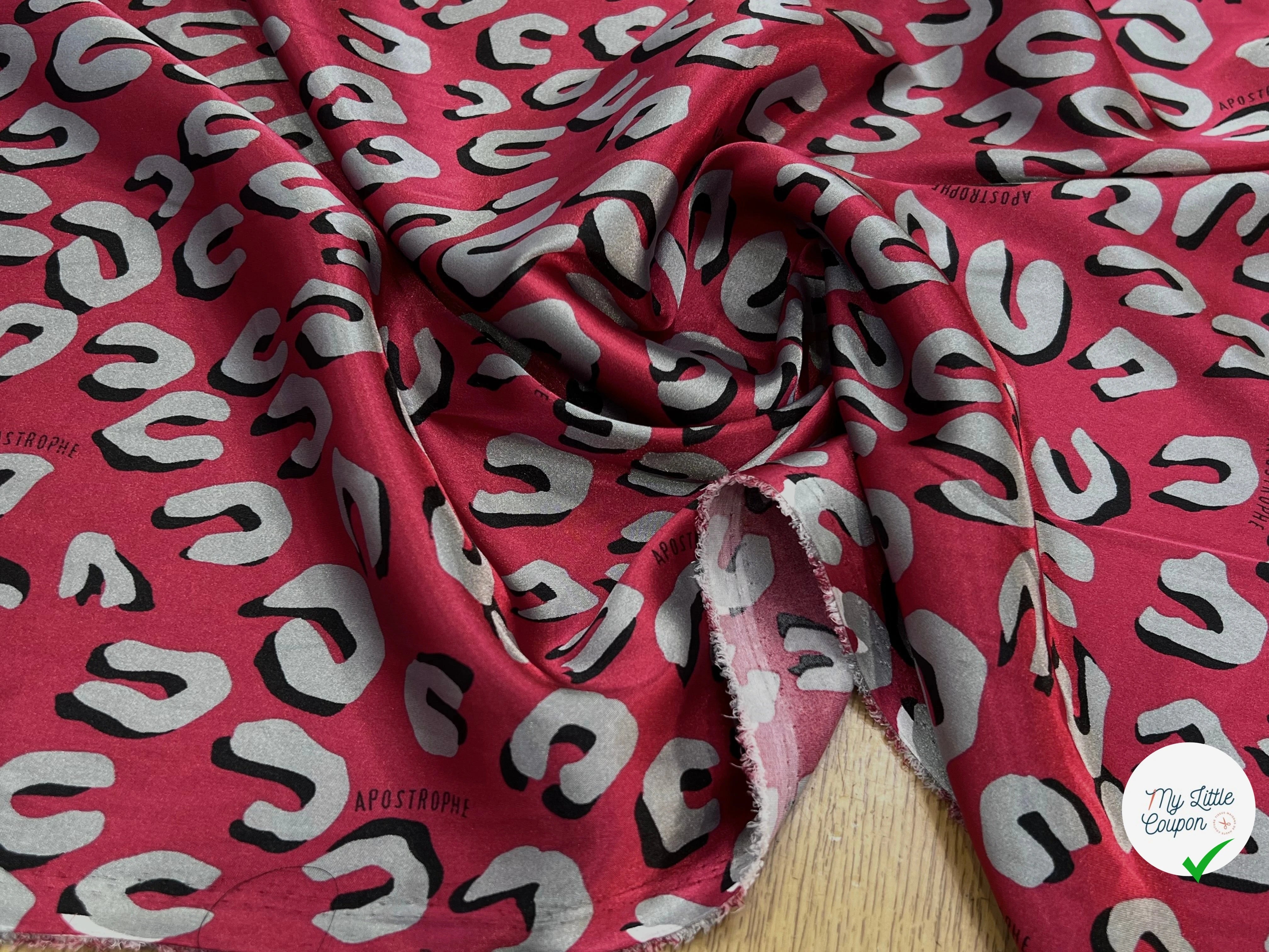 SATIN STRETCH ROUGE MOTIFS GRIS - My Little Coupon