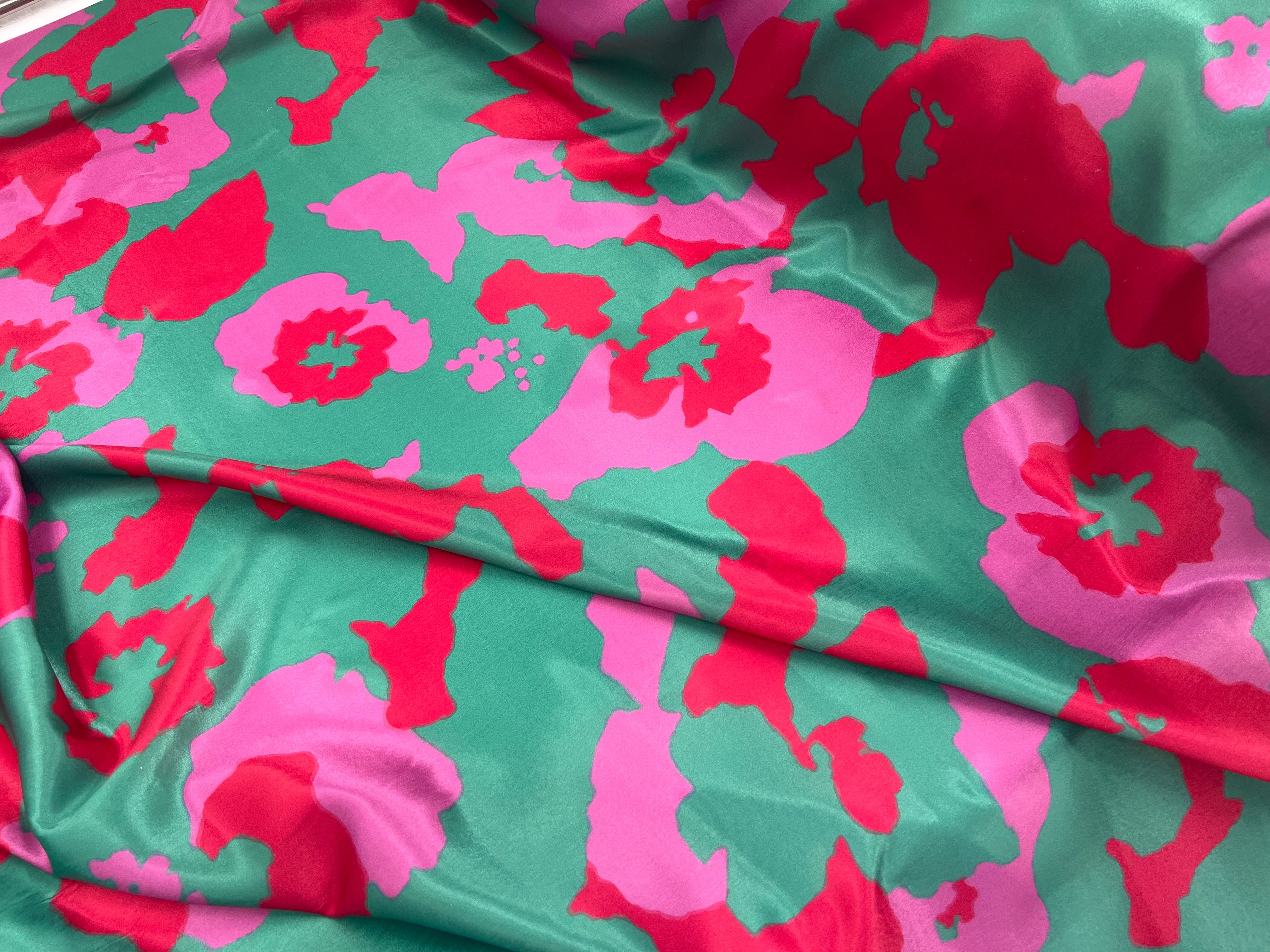 SATIN VELOUTÉ VERT ET ROUGE MLC INTERN