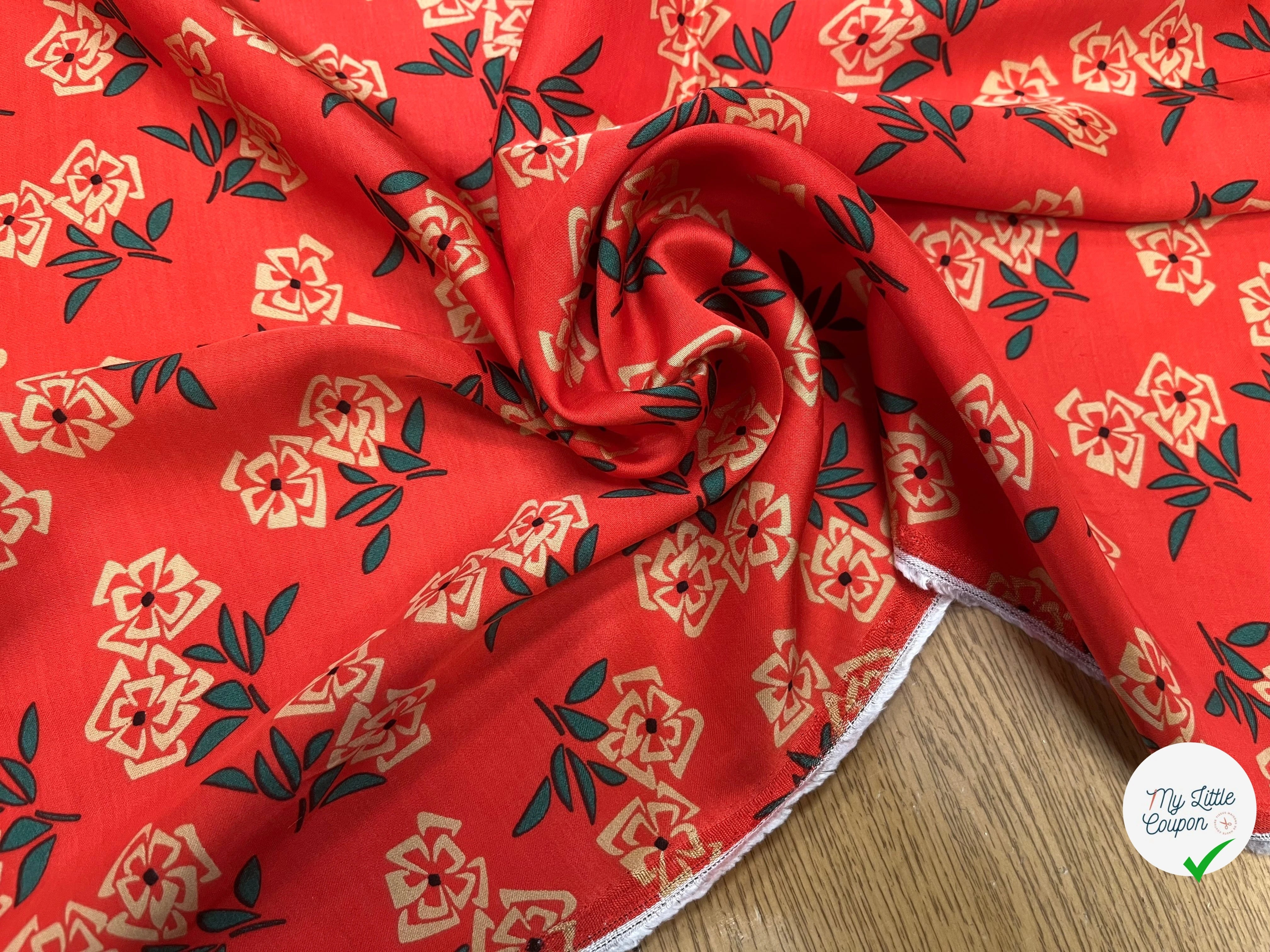 SATIN VISCOSE IMPRIMÉ FLEURS FOND CORAIL SUPER FLUIDE - My Little Coupon