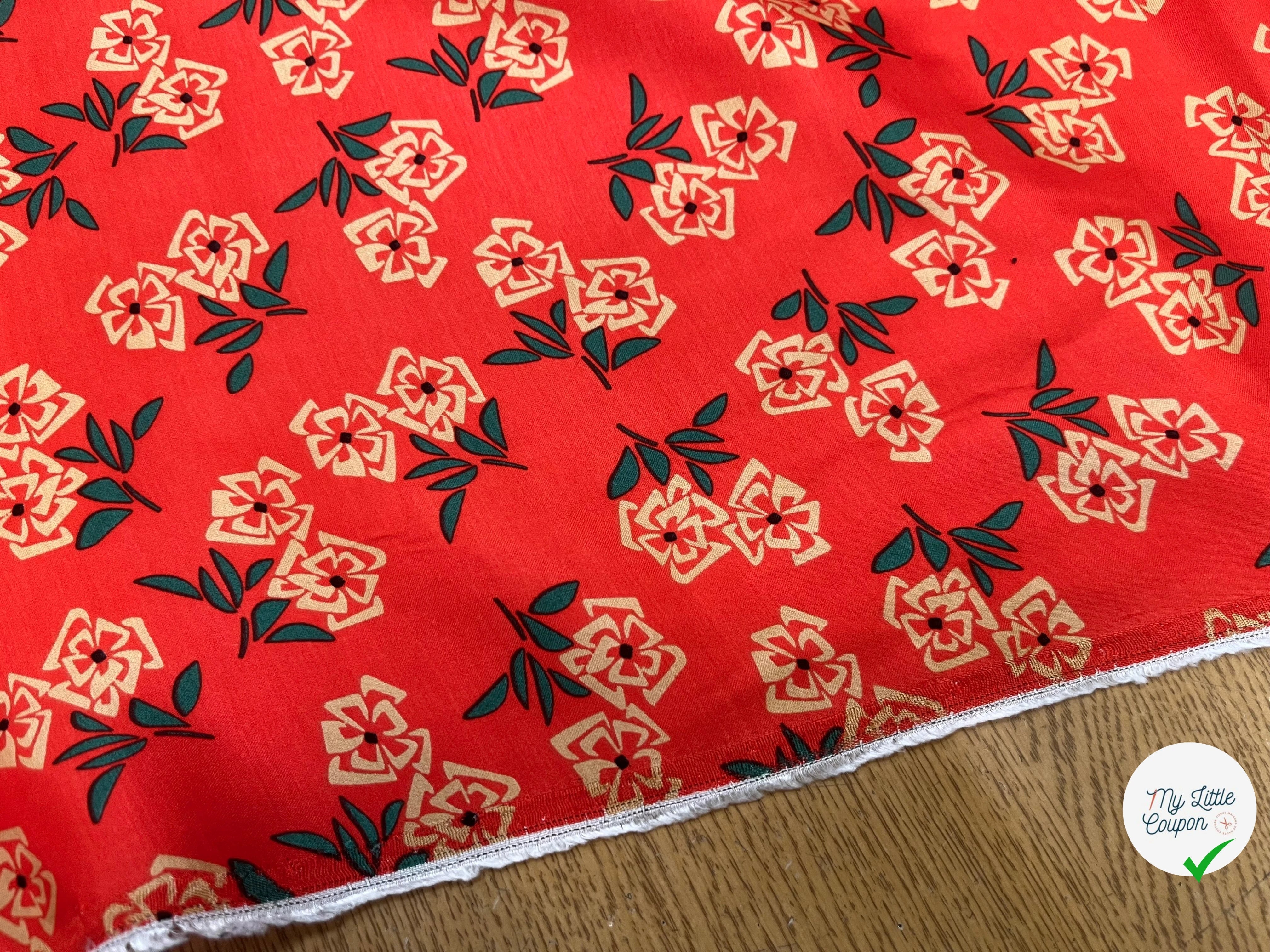 SATIN VISCOSE IMPRIMÉ FLEURS FOND CORAIL SUPER FLUIDE - My Little Coupon