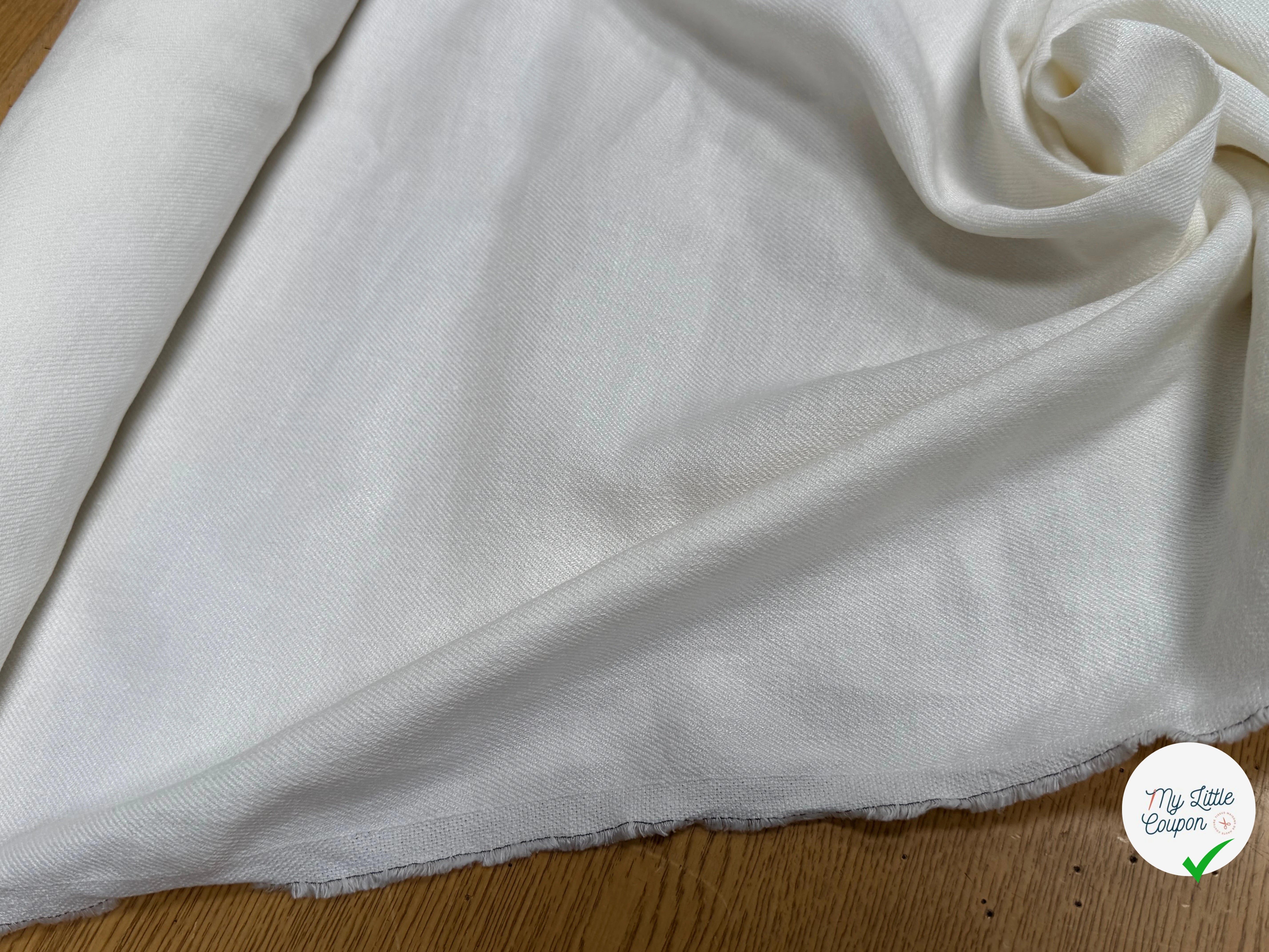 SERGÉ COTON VISCOSE LÉGÈREMENT SATINÉ BLANC CASSÉ - My Little Coupon