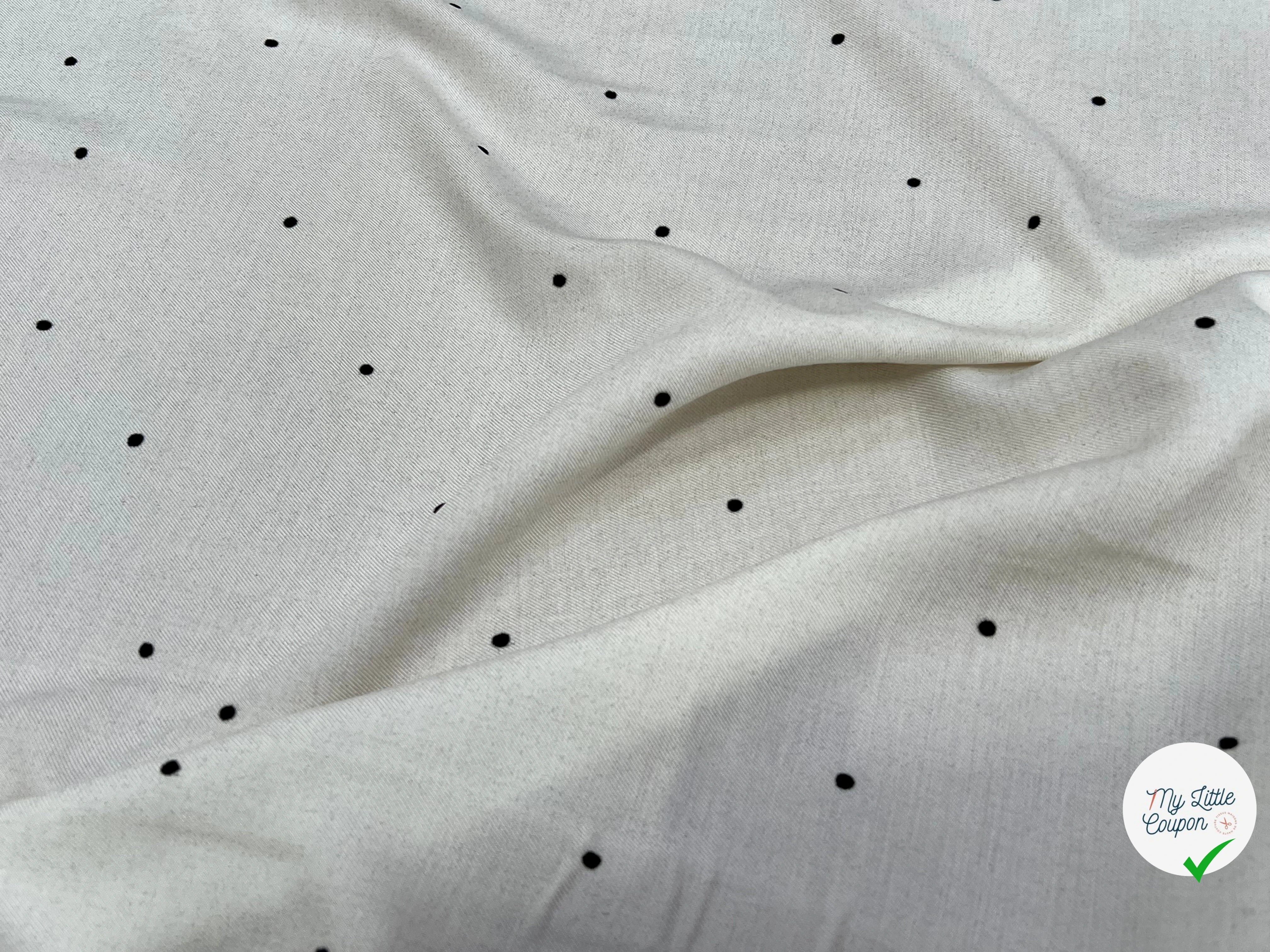 SERGÉ VISCOSE DUVETEUSE BLANC CASSÉ FLUIDE POIS NOIR - My Little Coupon