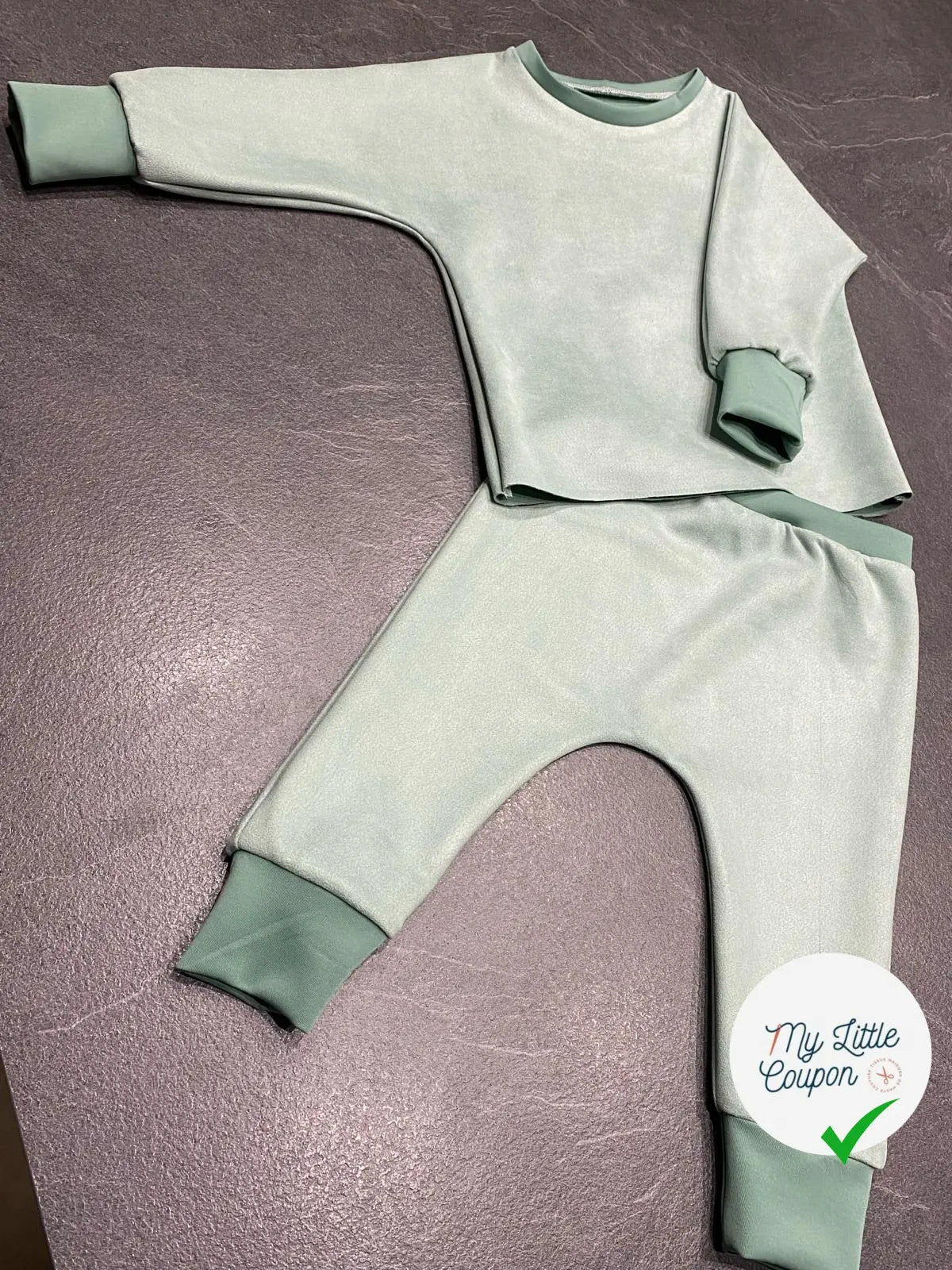 SUEDINE EFFET DAIM DENSE VERT AMANDE 11%EA - My Little Coupon