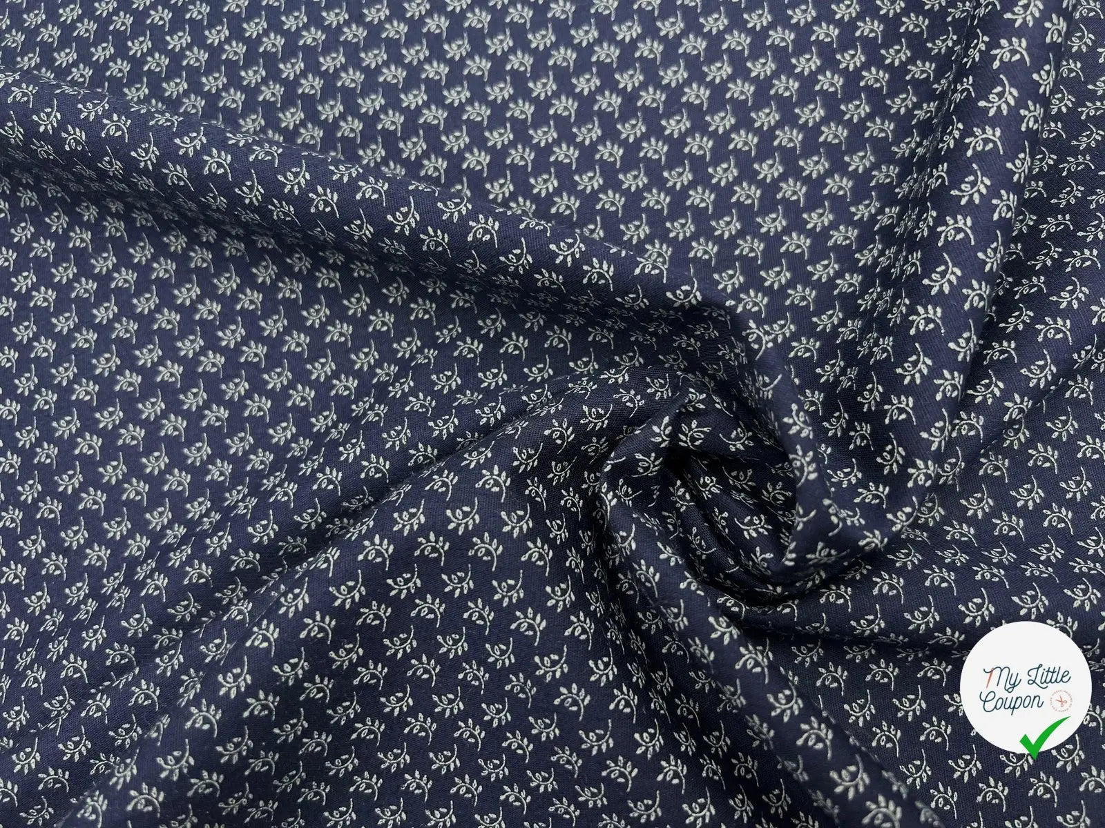 TISSU 100% COTON FERMIÈRE FOND BLEU MOTIF FEUILLAGES - My Little Coupon - tissu - coudre