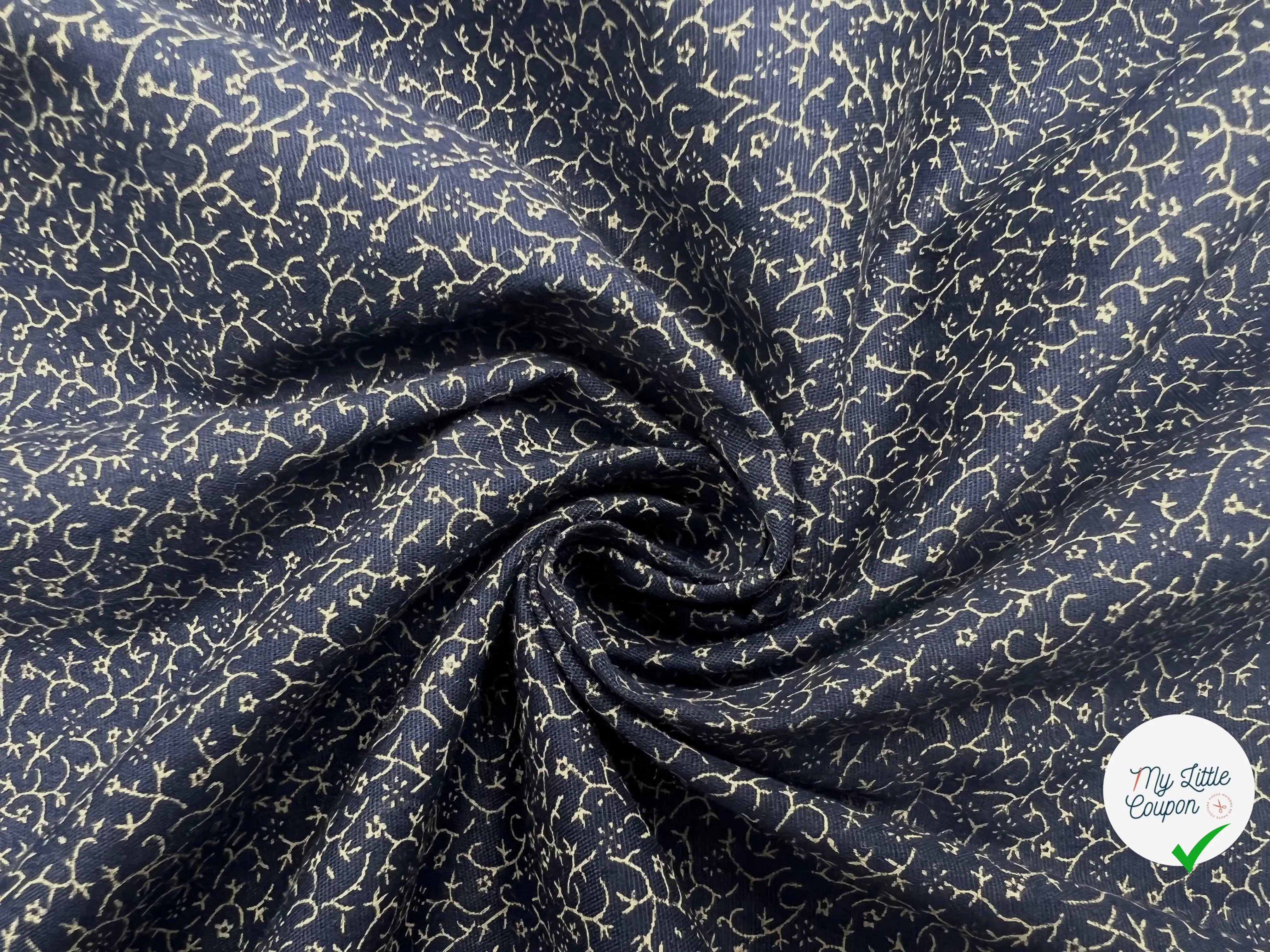 TISSU 100% COTON FERMIÈRE FOND BLEU PETITES ROSACES - My Little Coupon - tissu - coudre