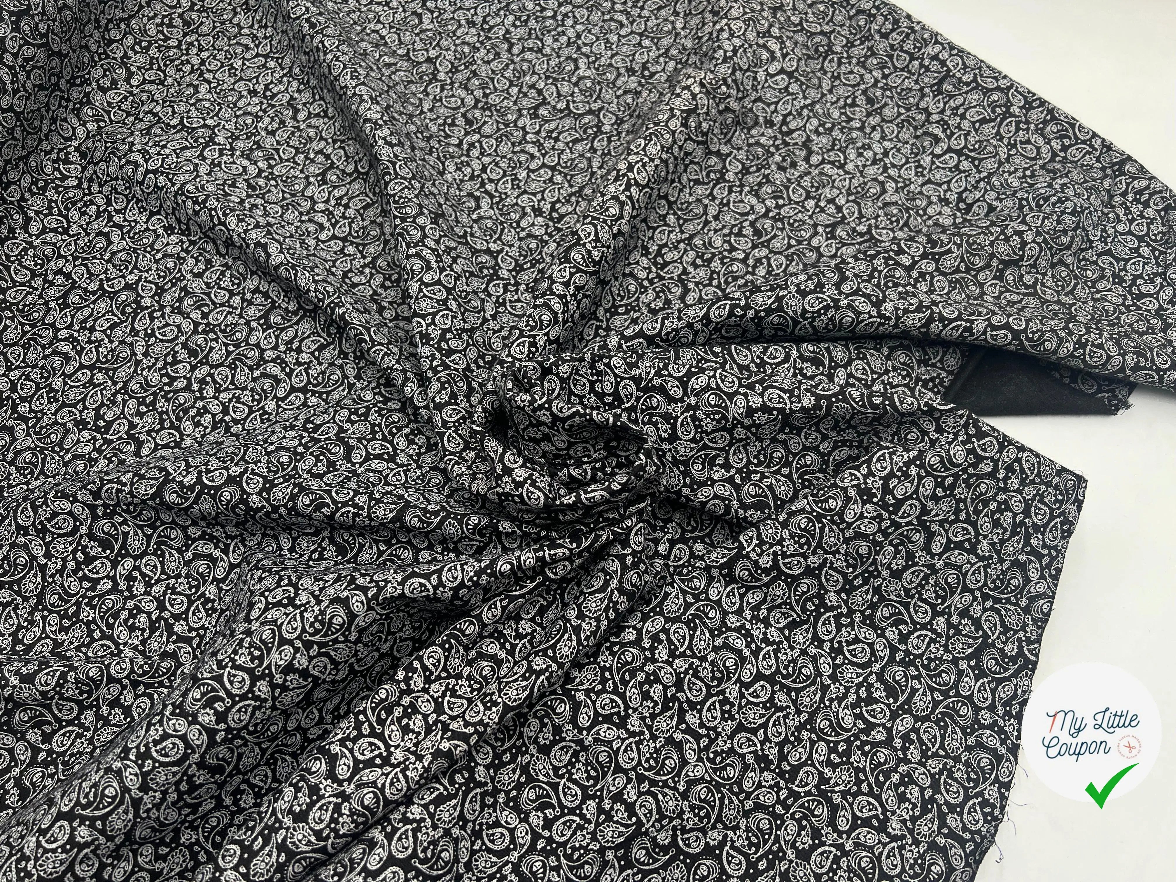 TISSU 100% COTON FERMIÈRE PAISLEY SUR FOND NOIR - My Little Coupon - tissu - coudre