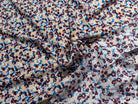 TISSU 100% VISCOSE FOND CAFÉ AU LAIT IMPRIMÉ BASE DE FLEURS - My Little Coupon