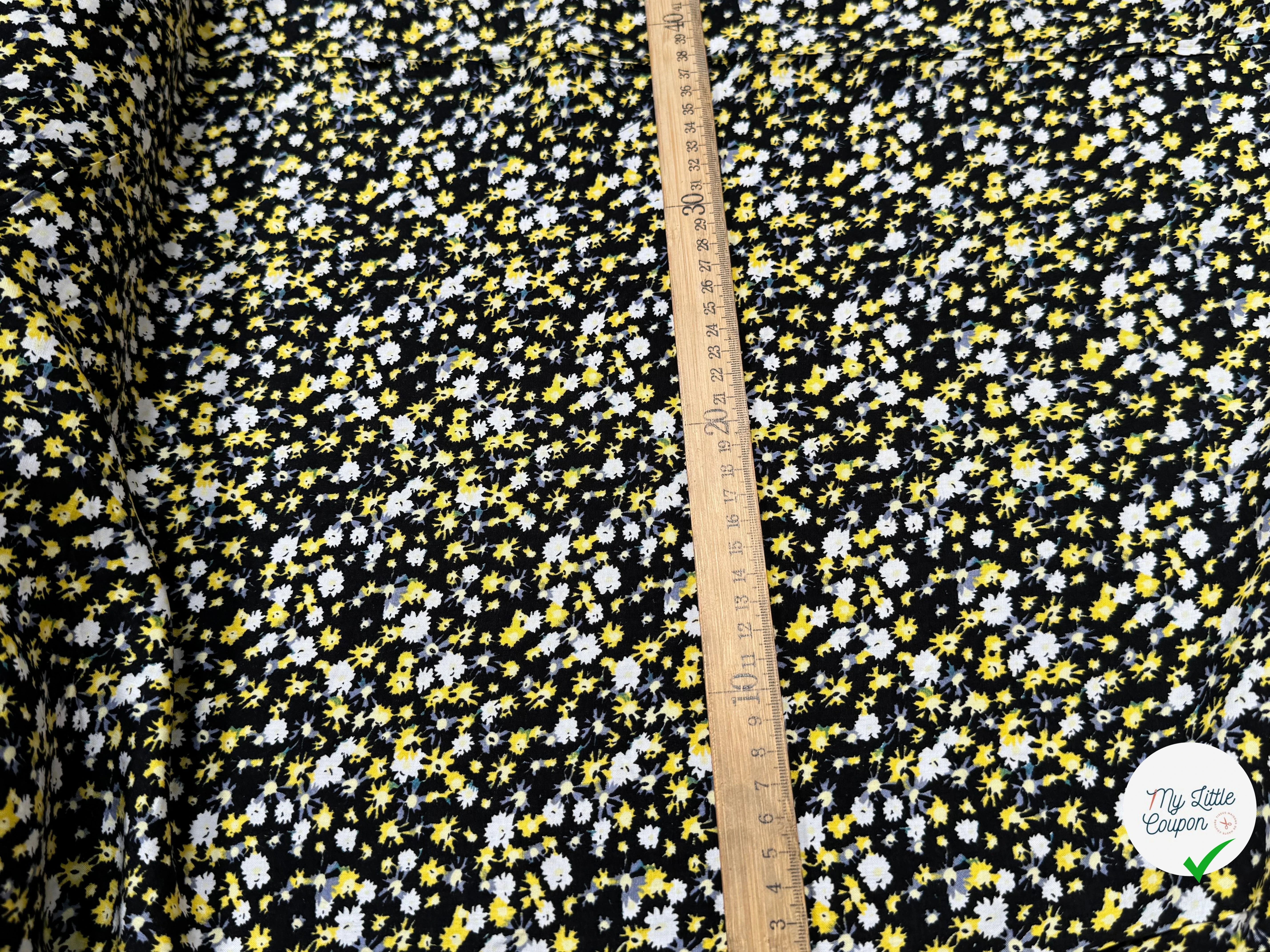 TISSU 100% VISCOSE IMPRIMÉ ARTIFICES FOND NOIR - My Little Coupon