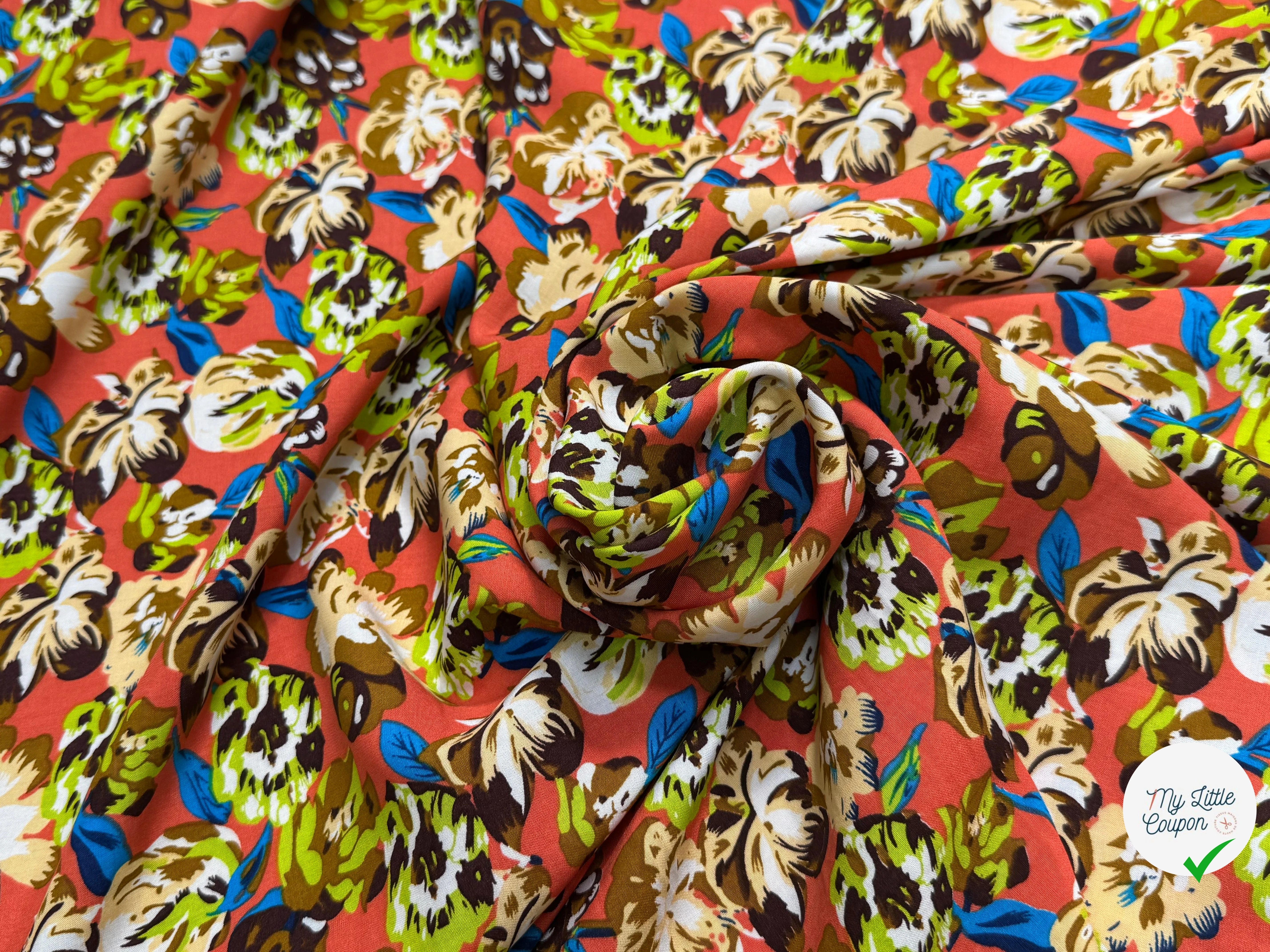 TISSU 100% VISCOSE IMPRIMÉ BASE DE FLEURS FOND CORAIL - My Little Coupon