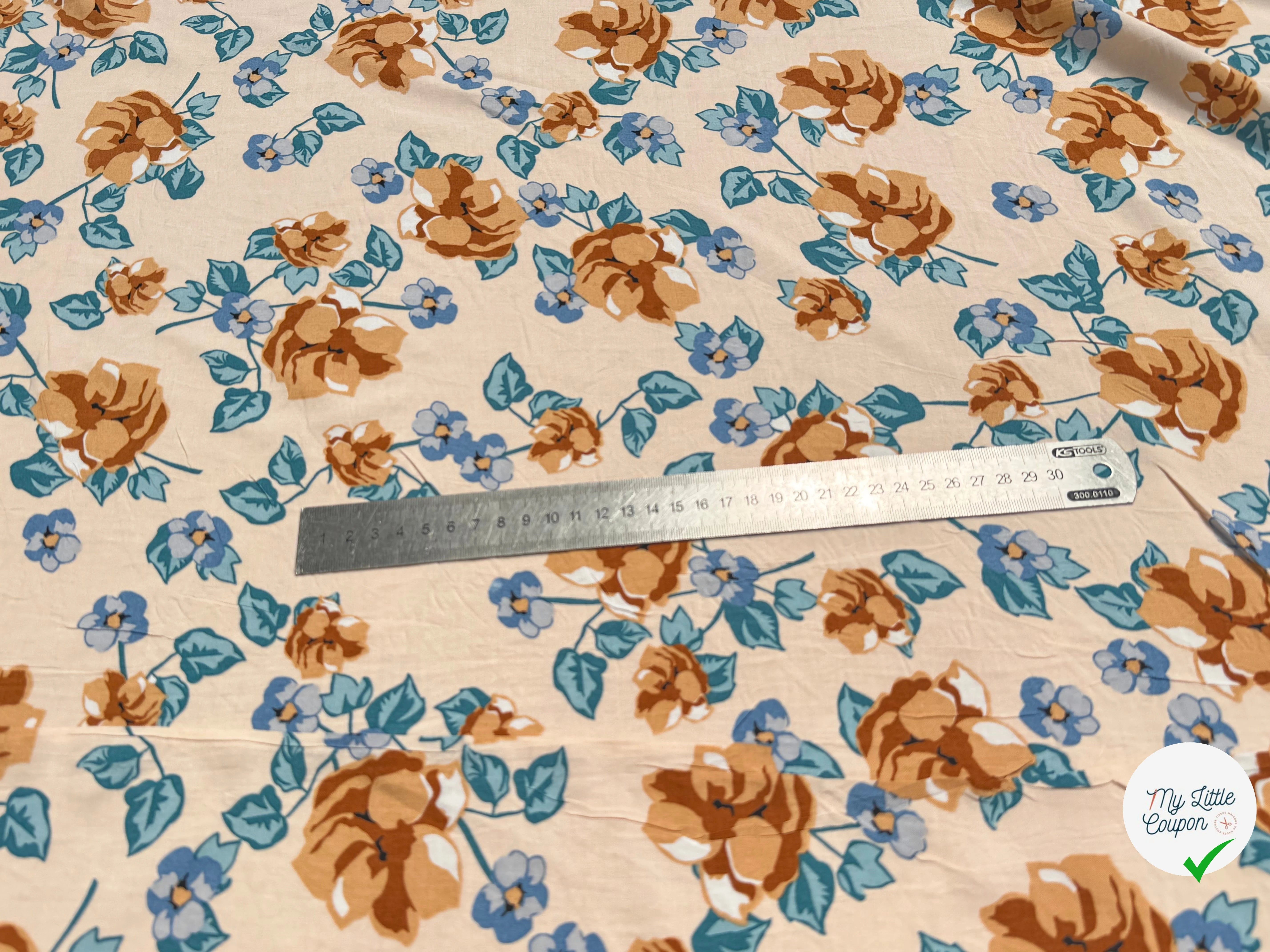 TISSU 100% VISCOSE IMPRIMÉ BRANCHES À FLEURS FOND CREME - My Little Coupon