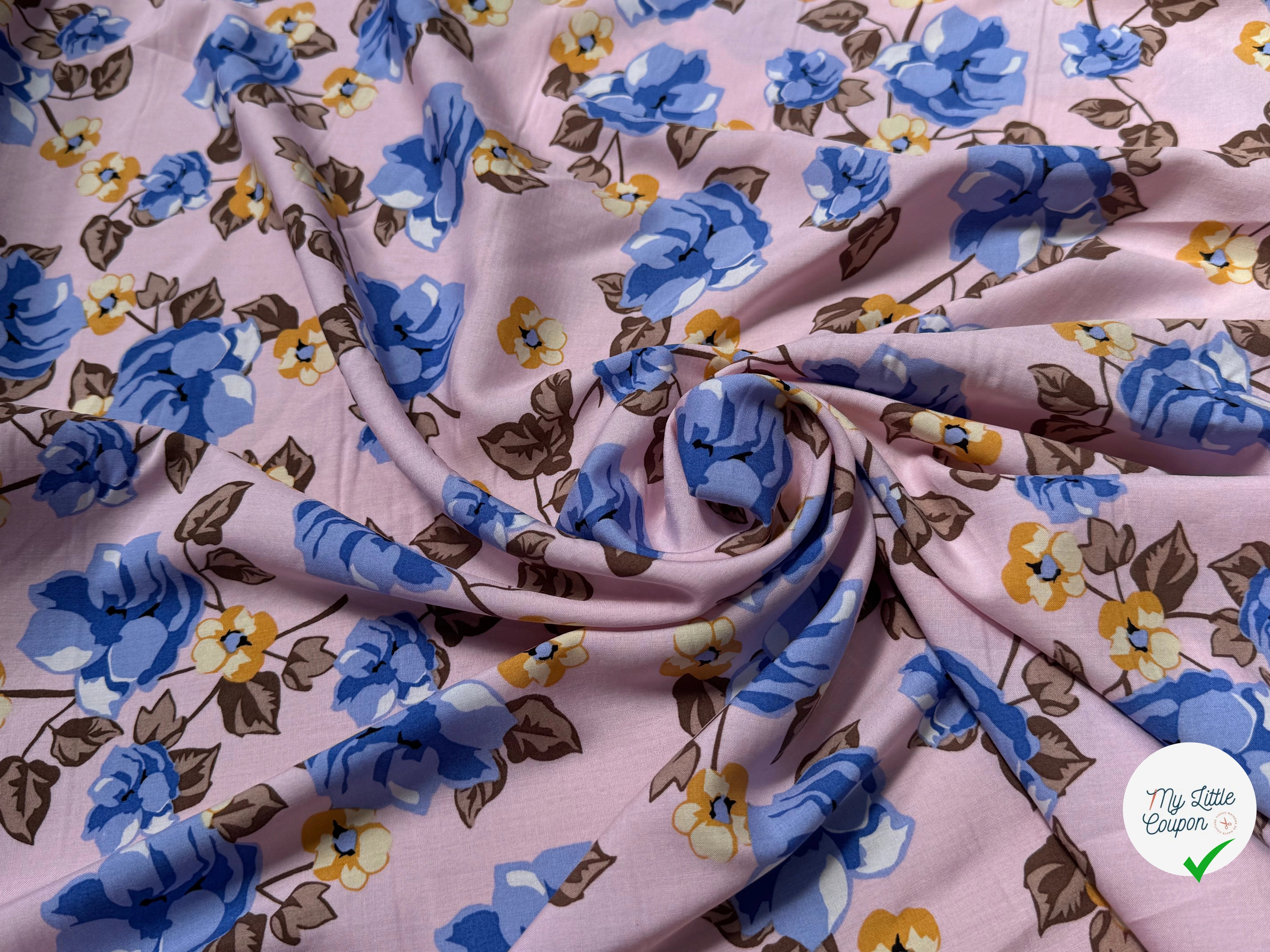 TISSU 100% VISCOSE IMPRIMÉ BRANCHES À FLEURS FOND ROSE - My Little Coupon