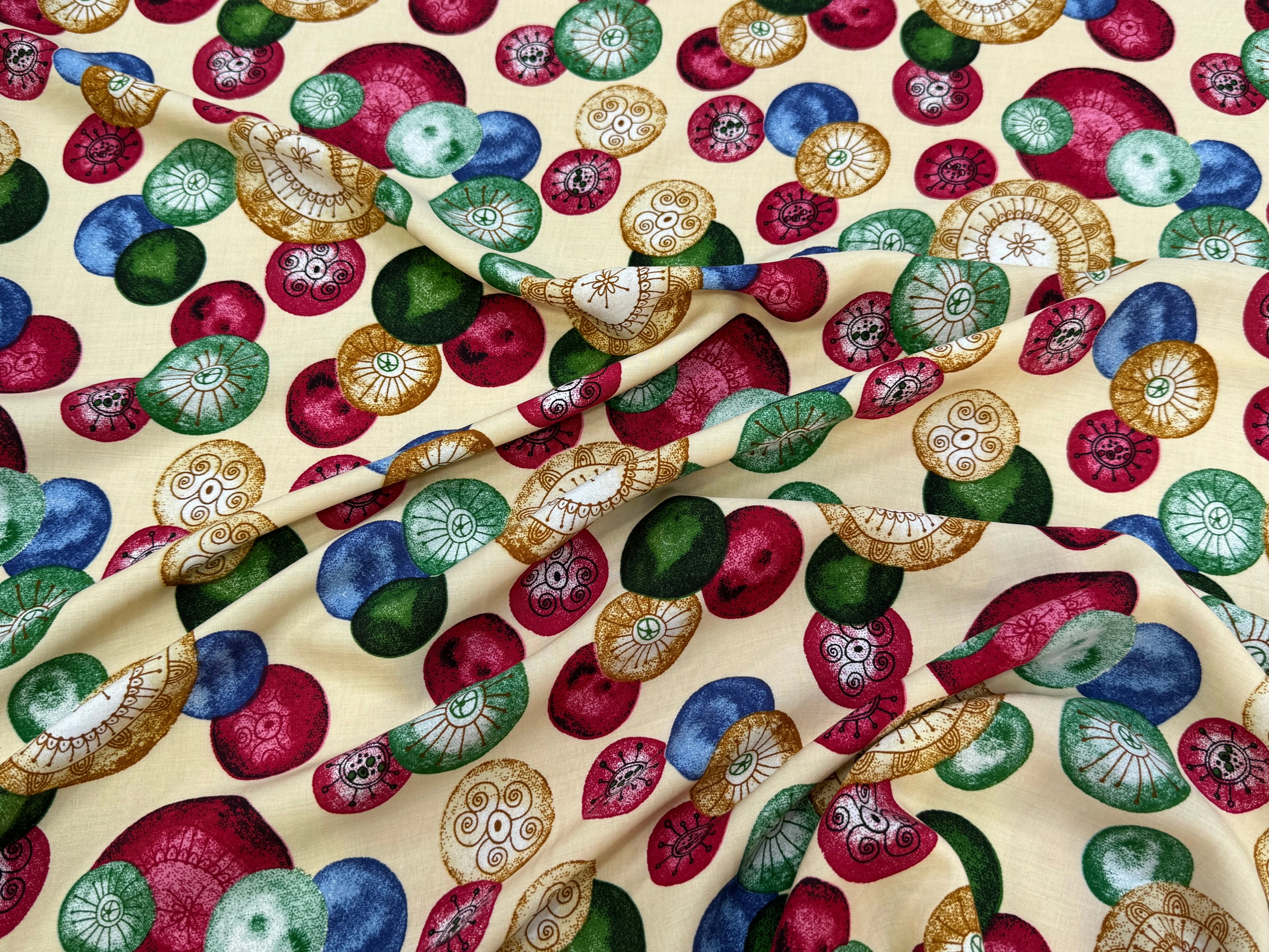 TISSU 100% VISCOSE IMPRIMÉ FOND CREME MOTIFS CIRCULAIRES - My Little Coupon