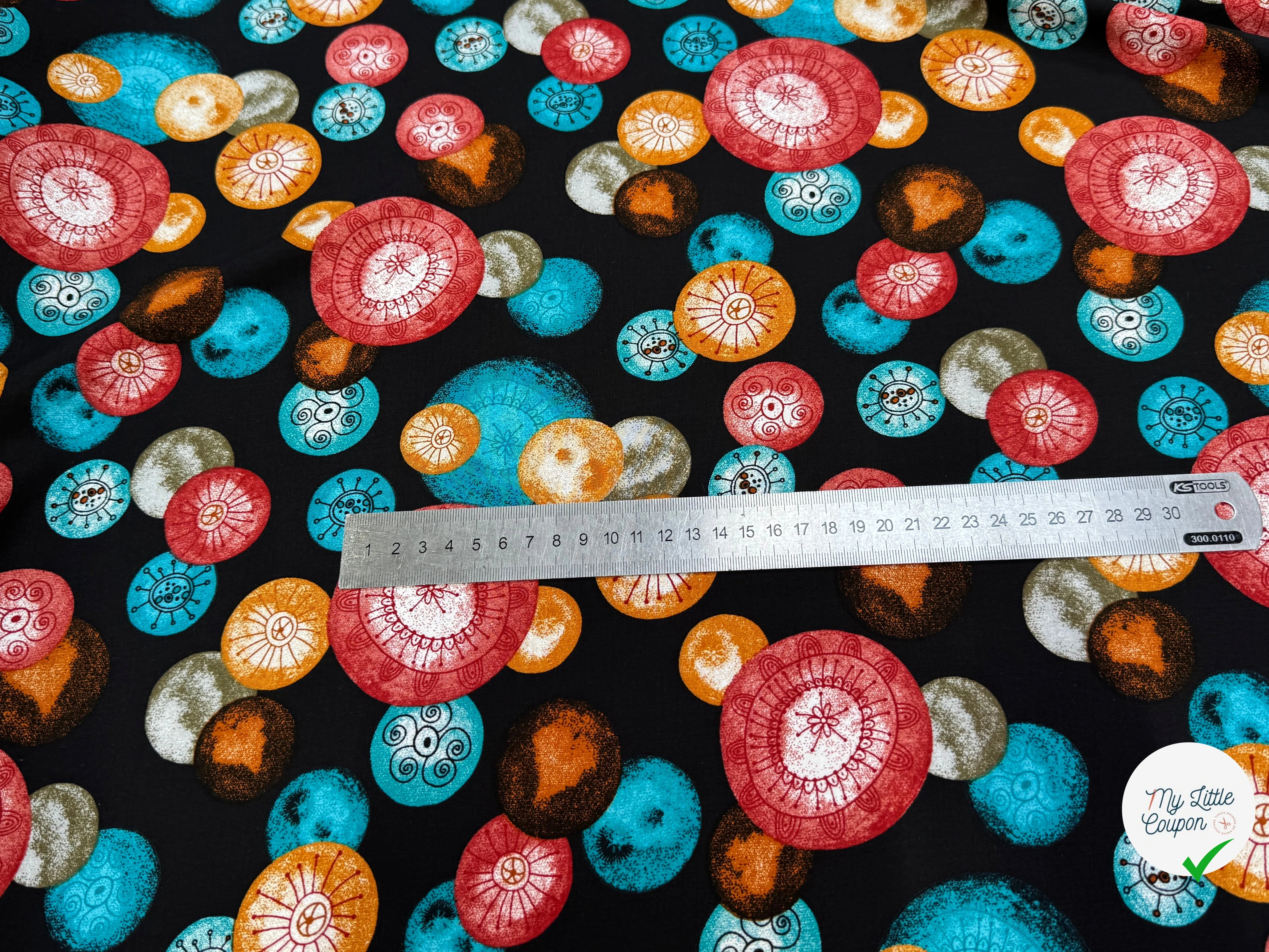 TISSU 100% VISCOSE IMPRIMÉ FOND NOIR MOTIFS CIRCULAIRES - My Little Coupon