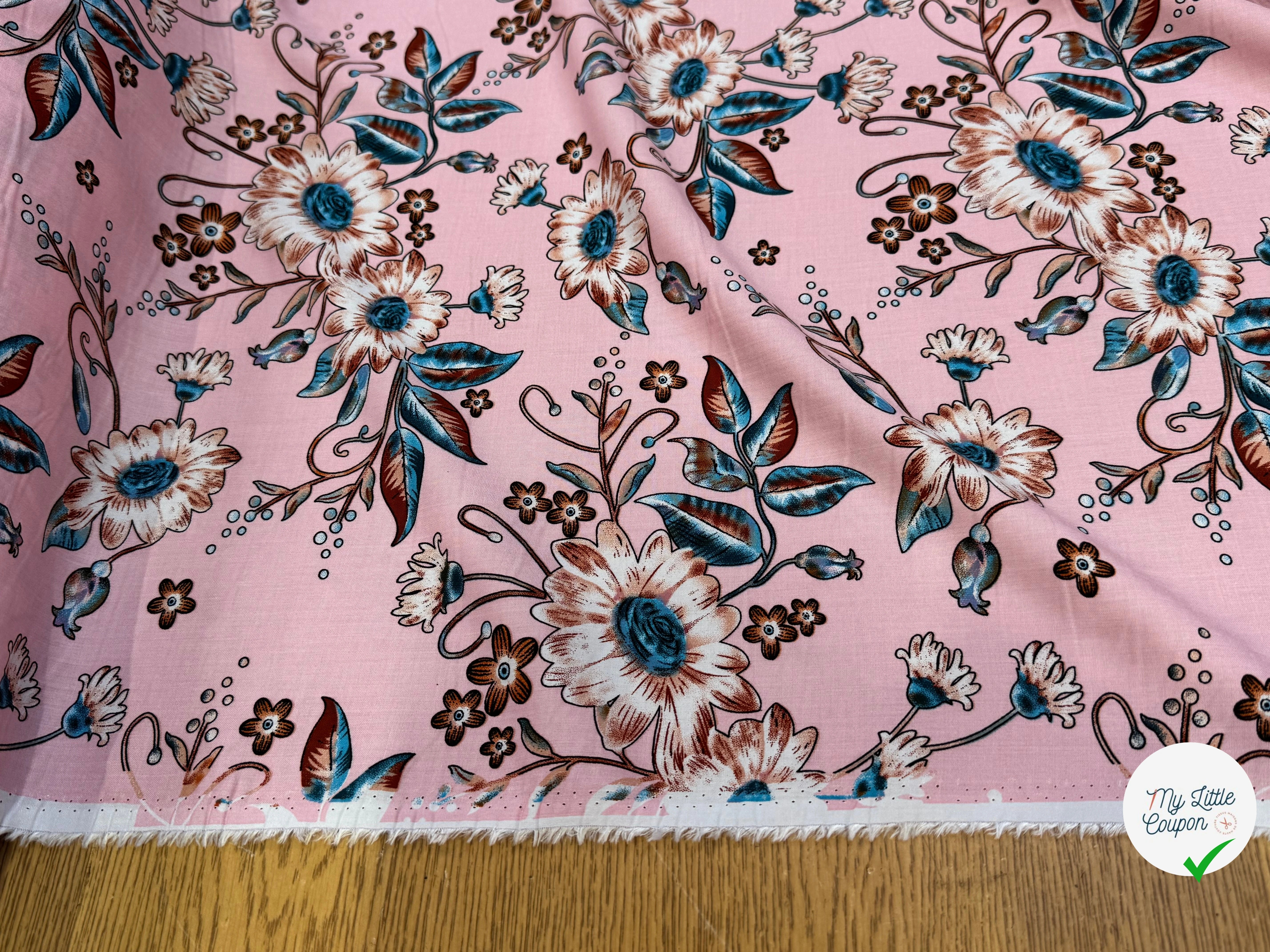 TISSU 100% VISCOSE IMPRIMÉ FOND ROSE - My Little Coupon