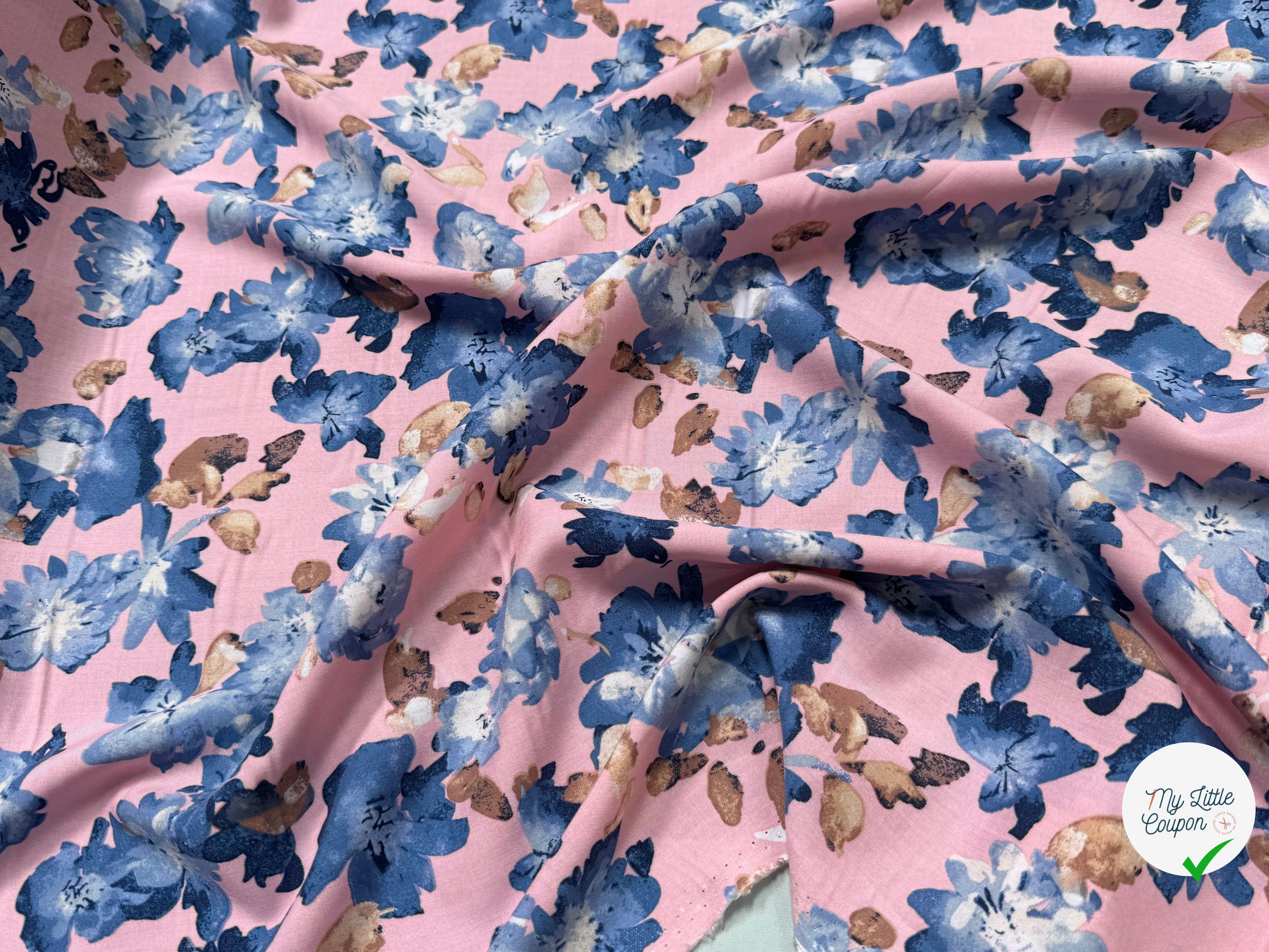 TISSU 100% VISCOSE IMPRIMÉ GROSSES BASES DE FLEURS FOND ROSE - My Little Coupon