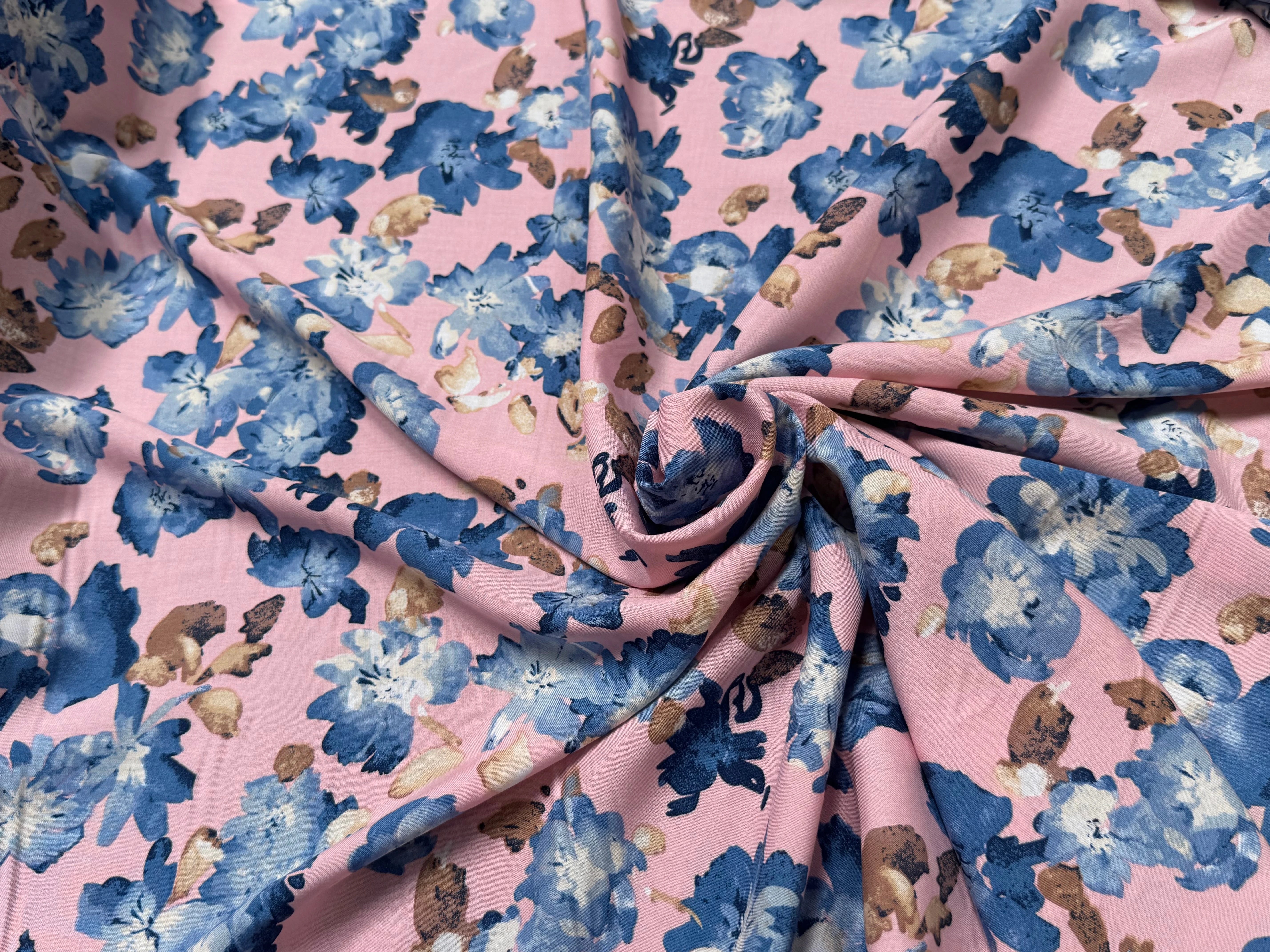 TISSU 100% VISCOSE IMPRIMÉ GROSSES BASES DE FLEURS FOND ROSE - My Little Coupon