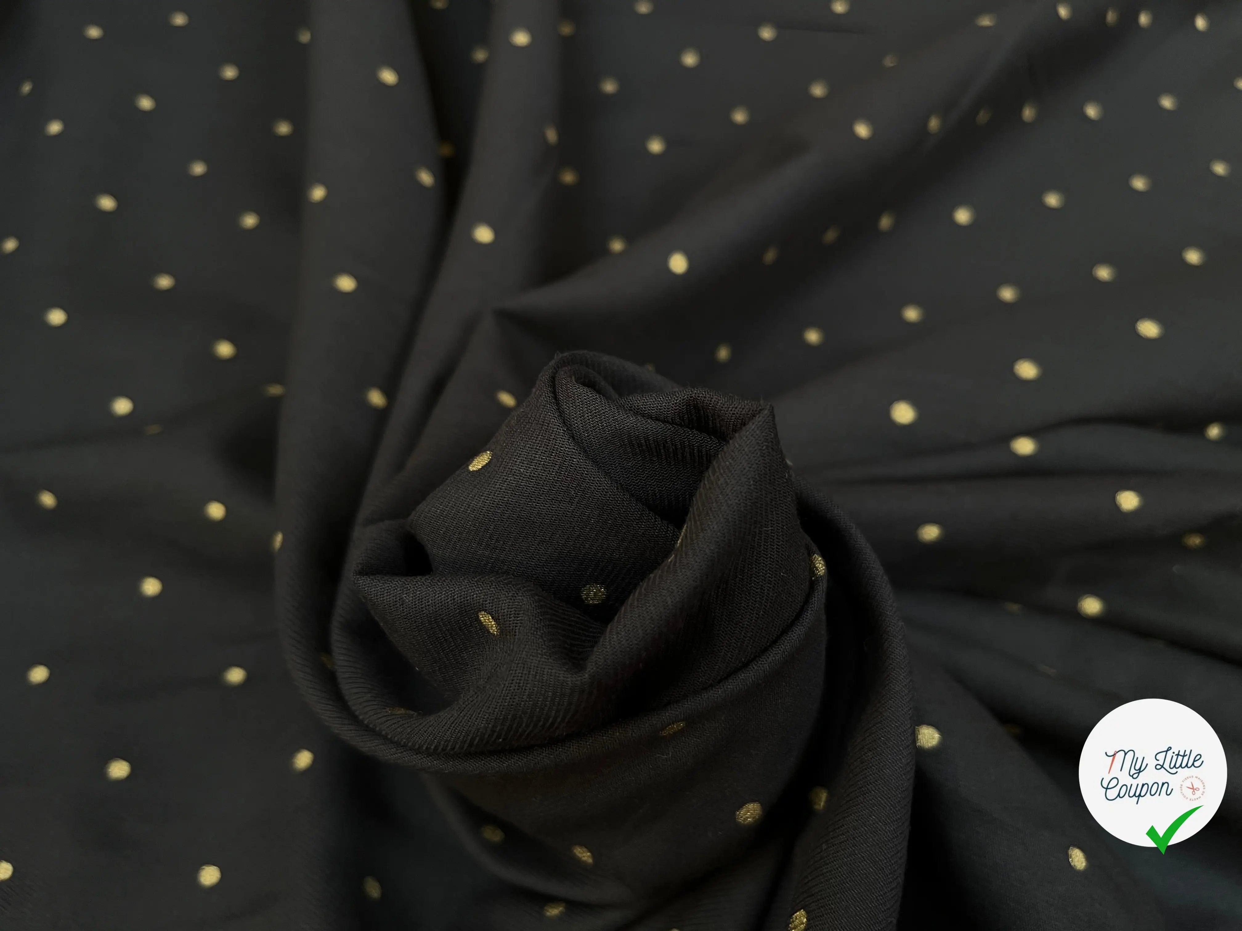 TISSU COTON CHEMISE SERGÉE MOTIF POIS OR SUR NOIR - My Little Coupon