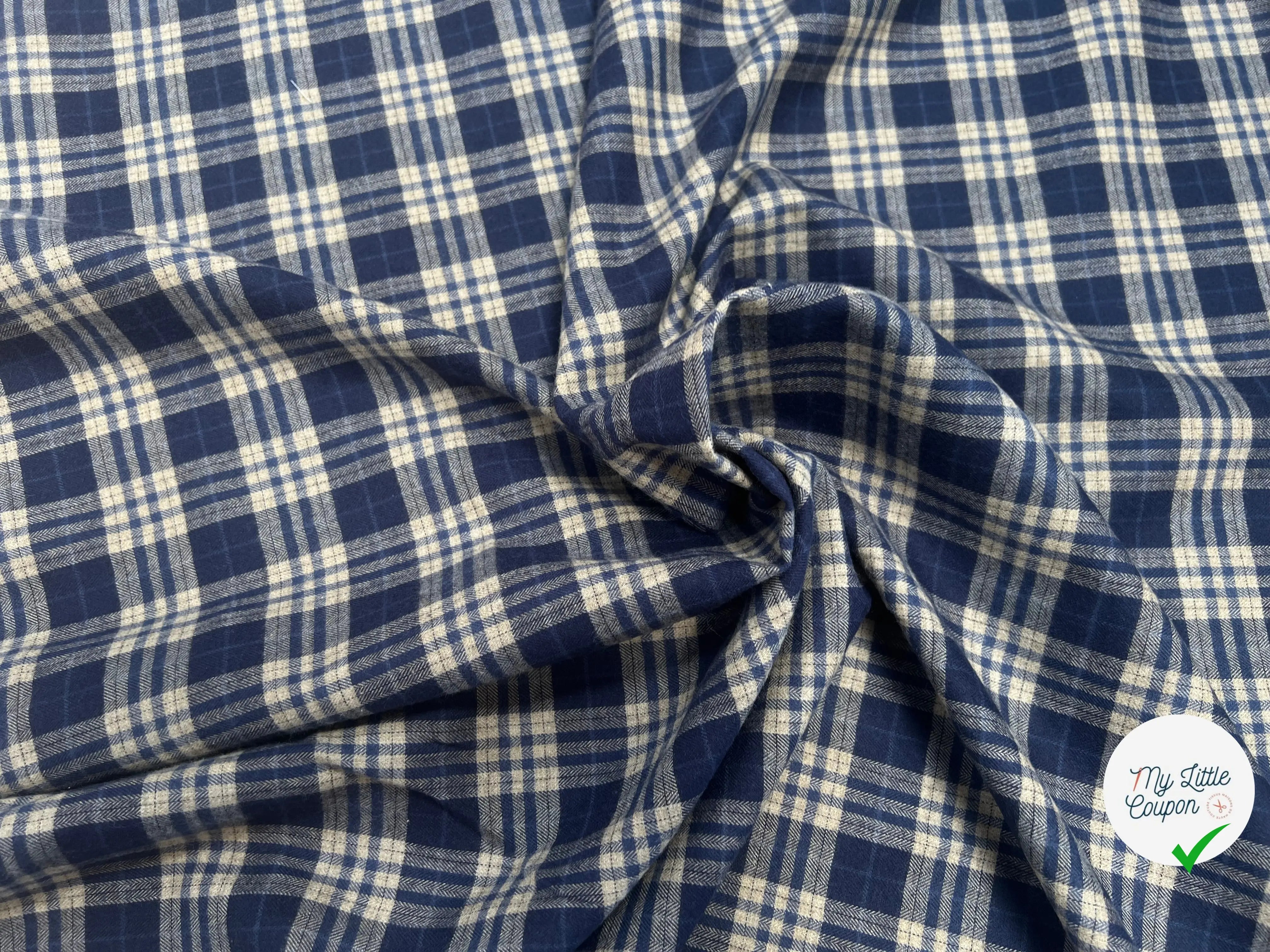TISSU COTON TRAPPEUR A CARREAUX & CHEVRONS BLEU MARINE ET CRÈME - My Little Coupon