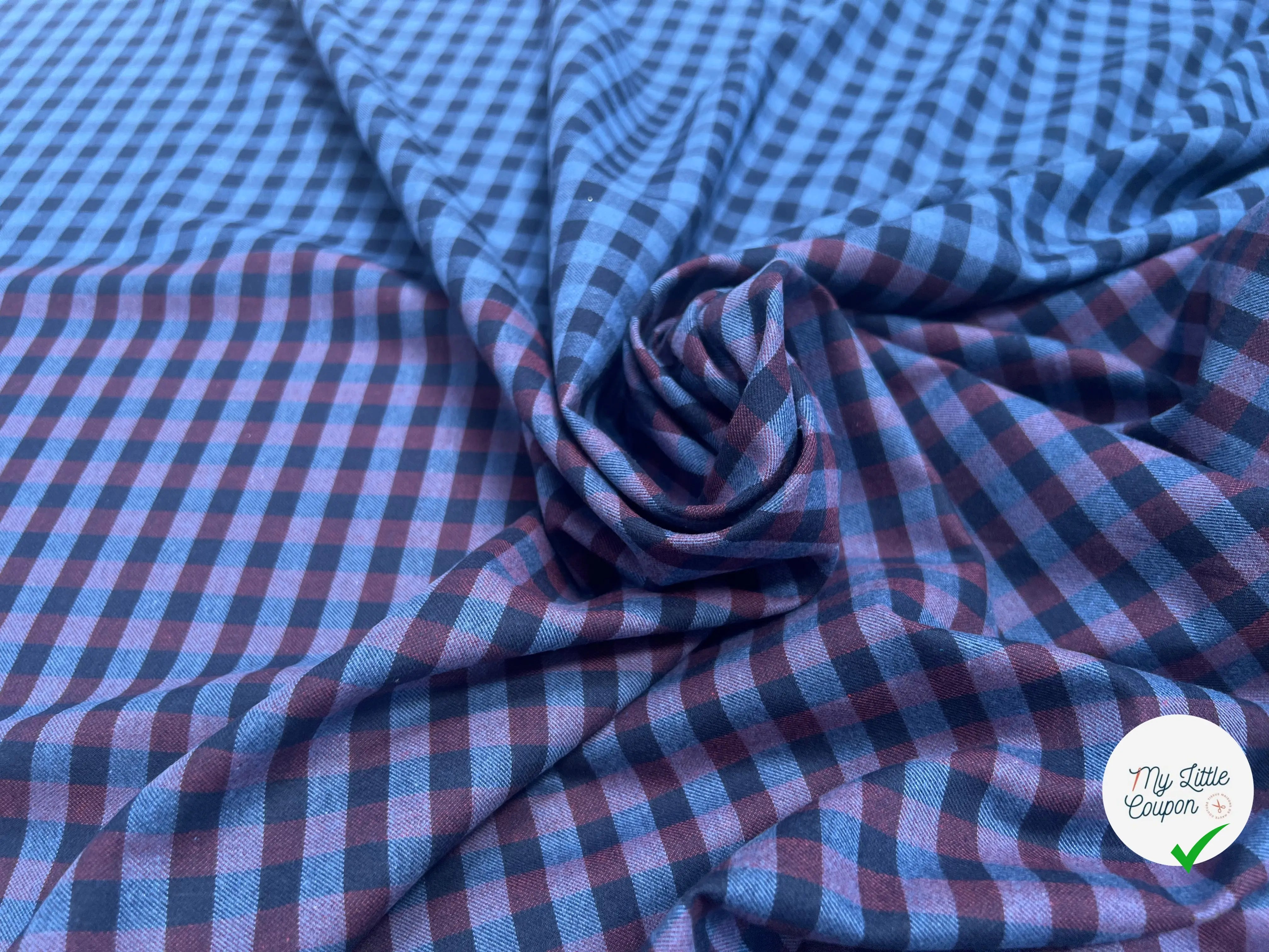 TISSU COTON TRAPPEUR BICOLORE À PETITS CARREAUX BLEU NAVY ET ROUGE - My Little Coupon