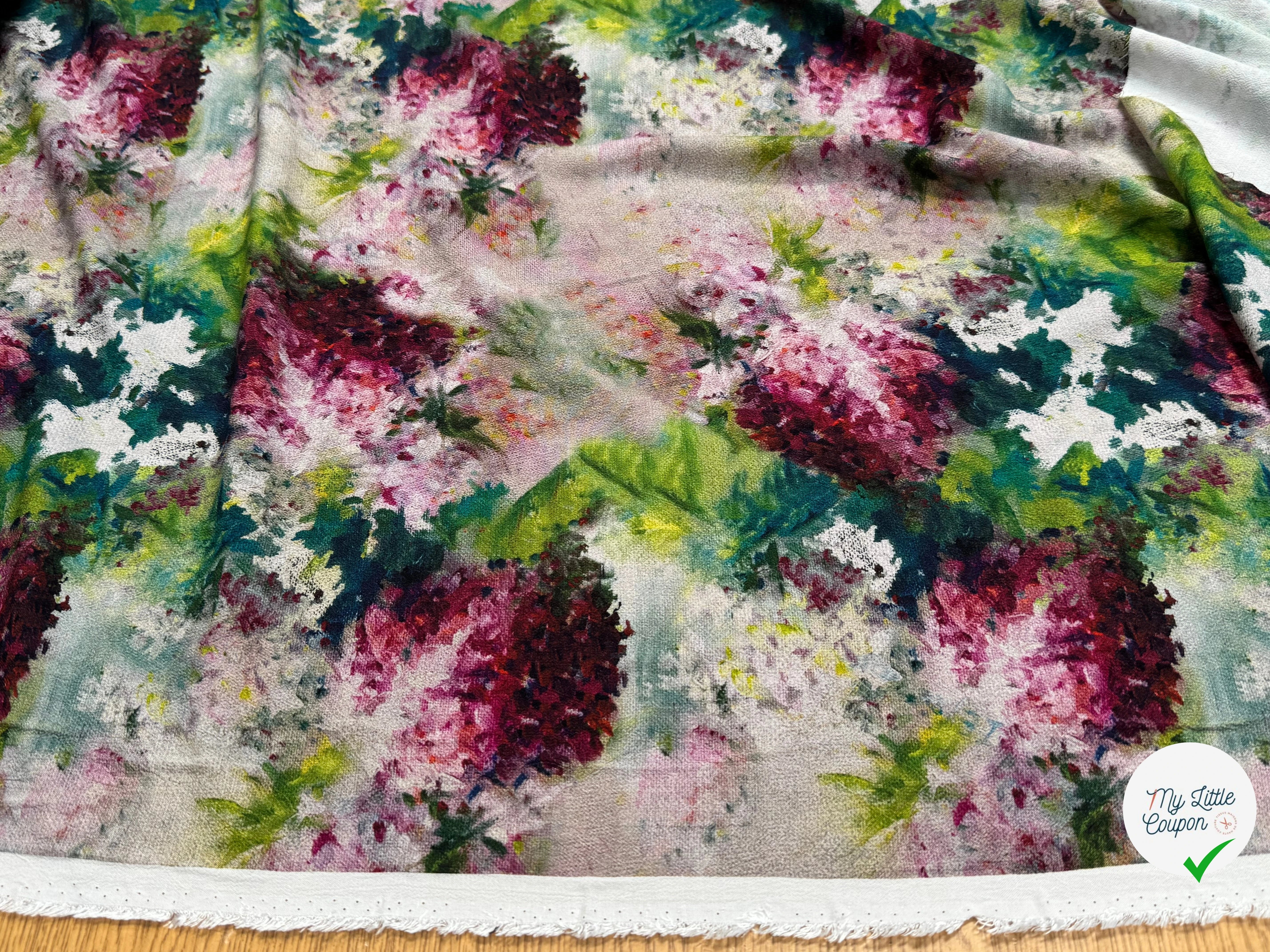 TISSU CRÊPE DE VISCOSE FLUIDE IMPRIMÉ FLORAL CANDY HORTENSIA - My Little Coupon