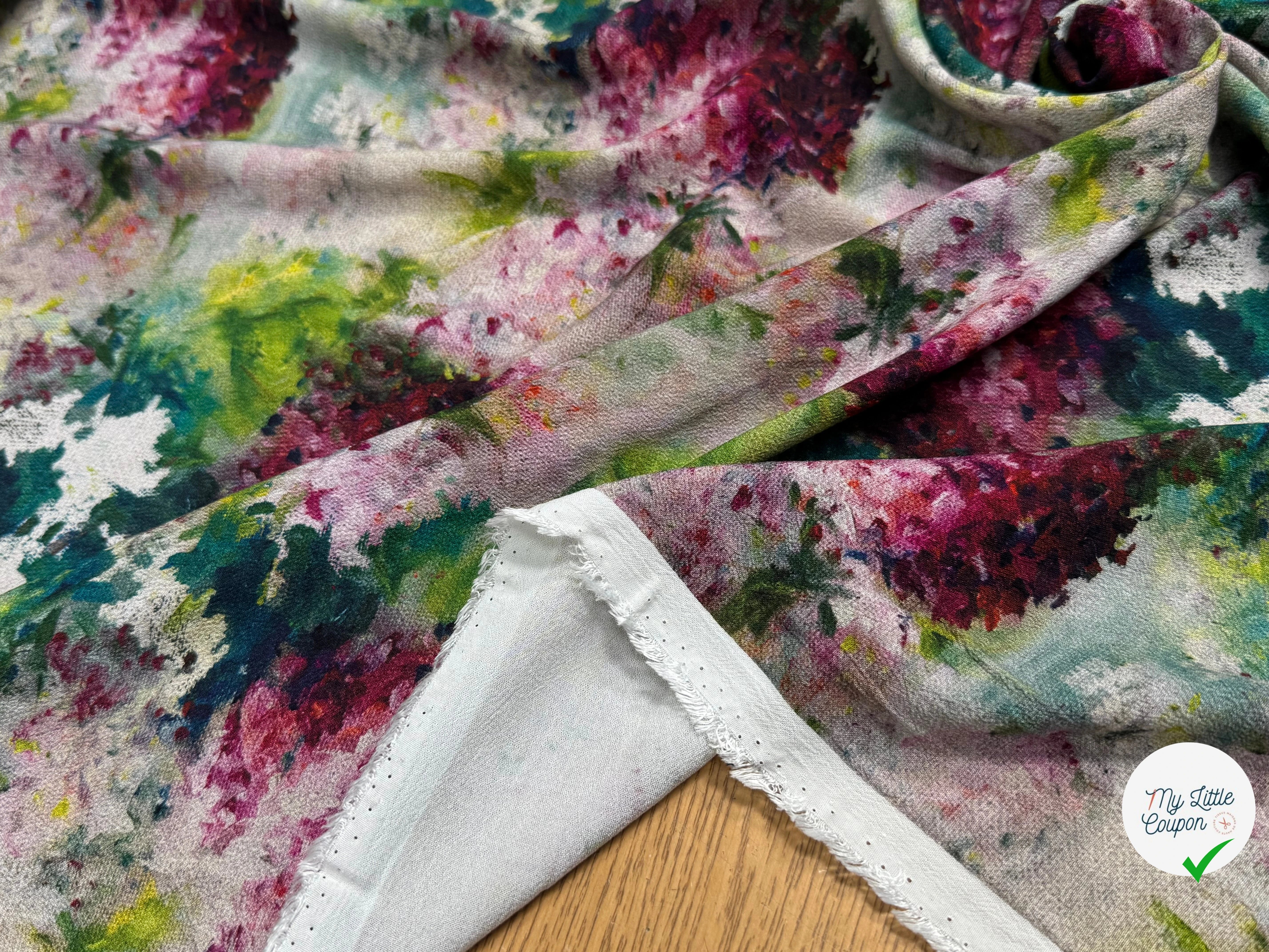 TISSU CRÊPE DE VISCOSE FLUIDE IMPRIMÉ FLORAL CANDY HORTENSIA - My Little Coupon