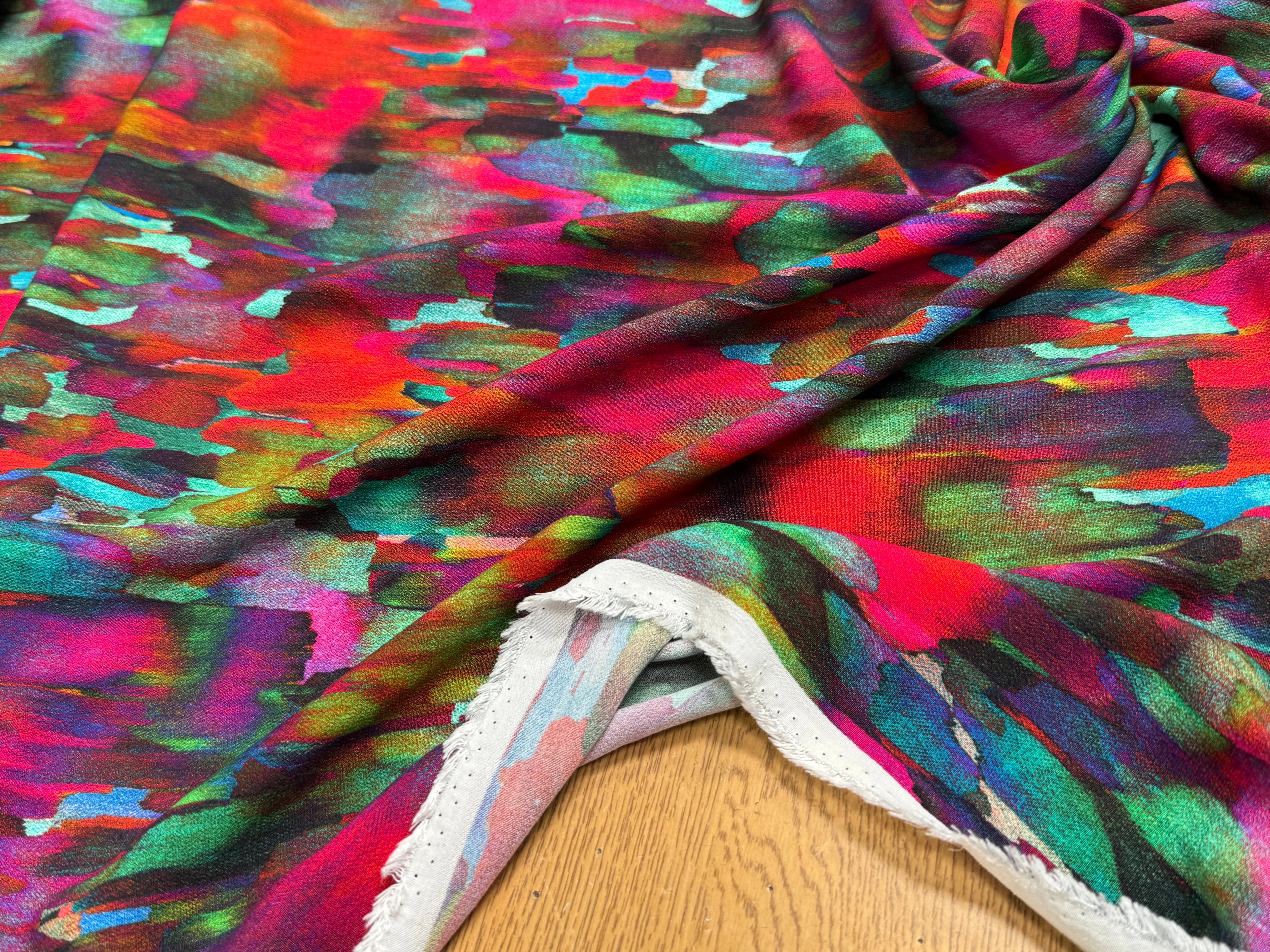 TISSU CRÊPE DE VISCOSE FLUIDE IMPRIMÉ PEINTURE MULTICOLORE CANDY PIGMENT - My Little Coupon