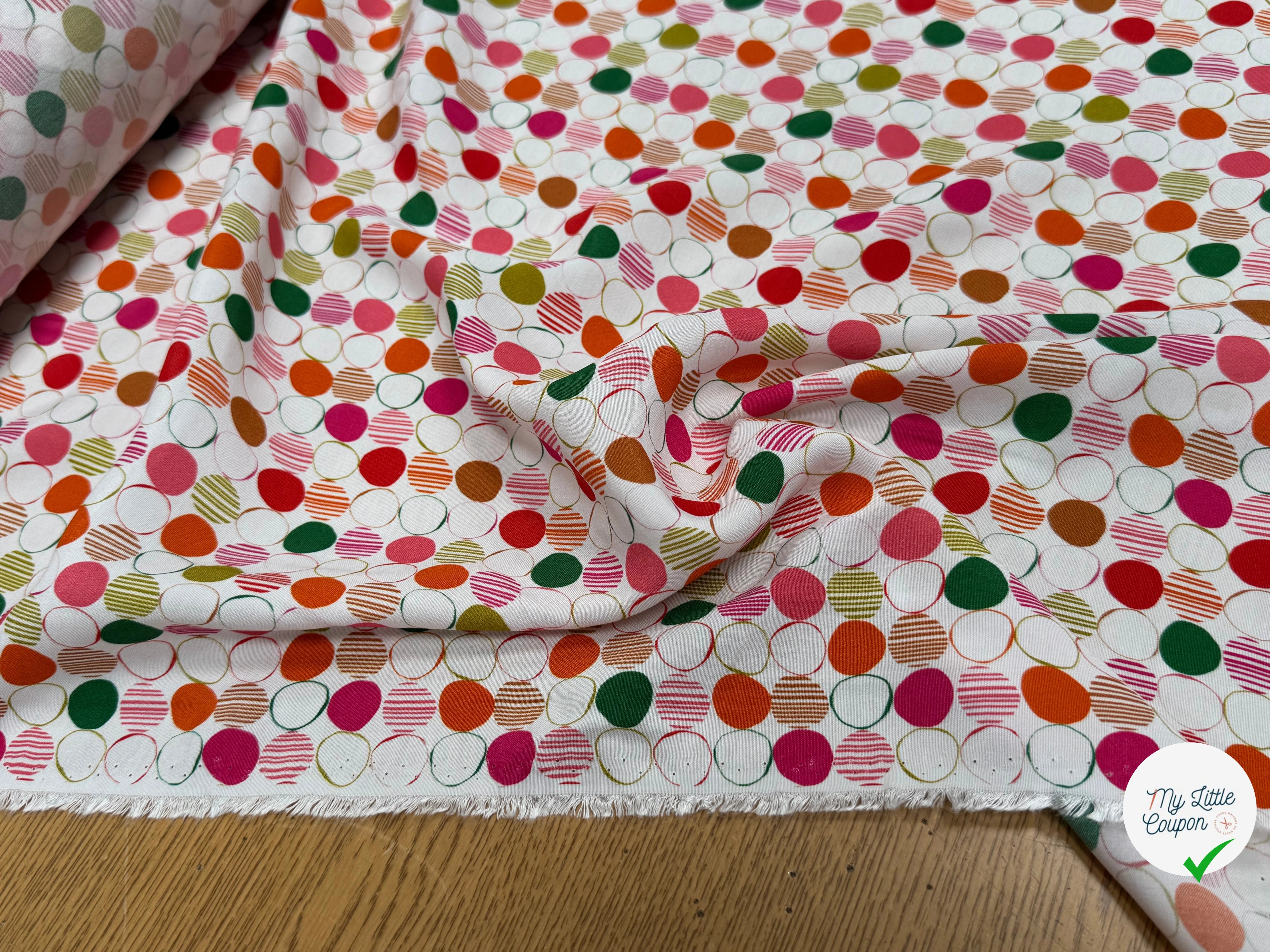 TISSU CRÊPE DE VISCOSE IMPRIMÉ POIS MULTICOLORES FANTASY ROND MULTIROUGE - My Little Coupon
