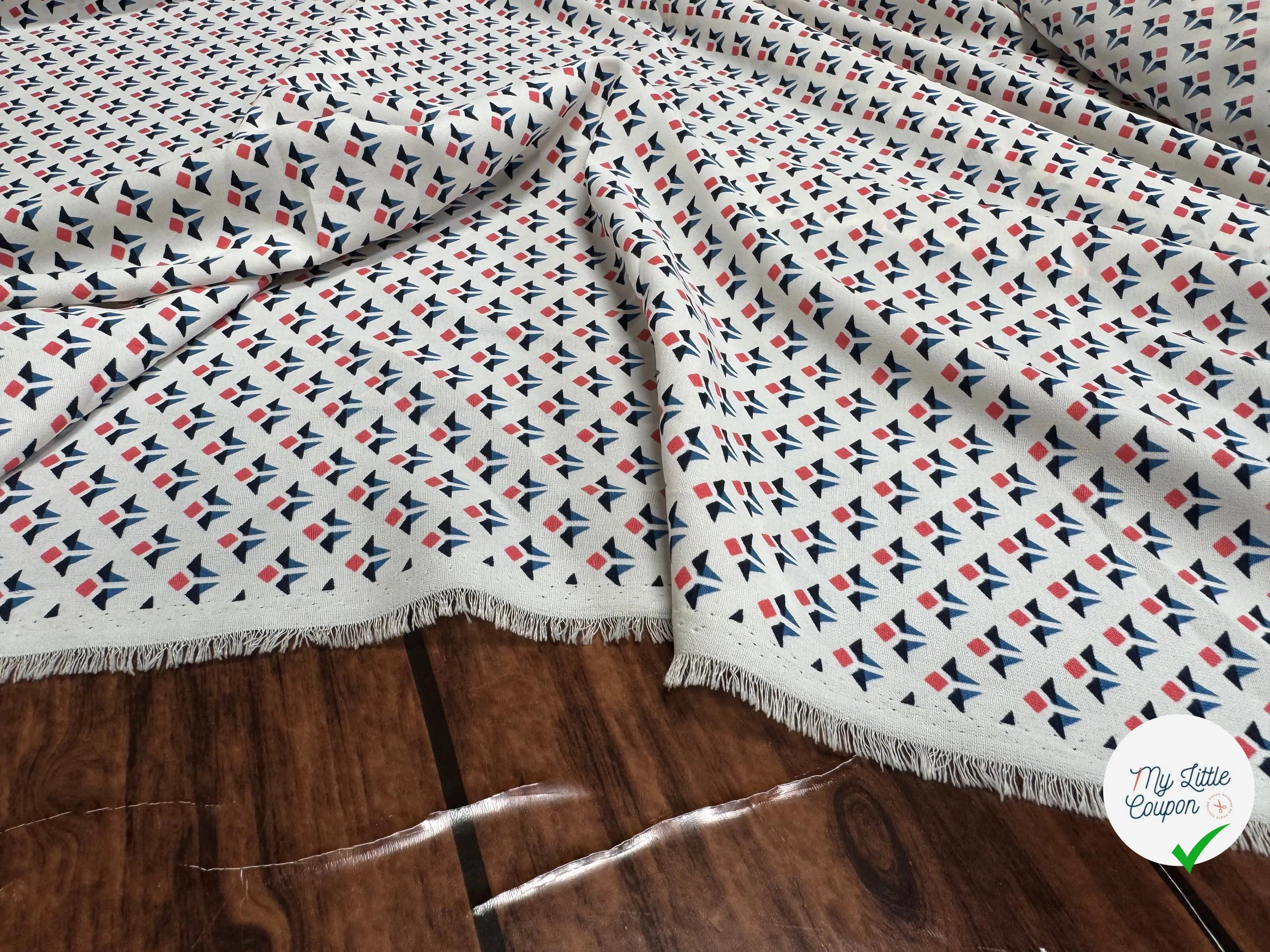 TISSU FLUIDE BLANC A MOTIFS GÉOMÉTRIQUES - My Little Coupon