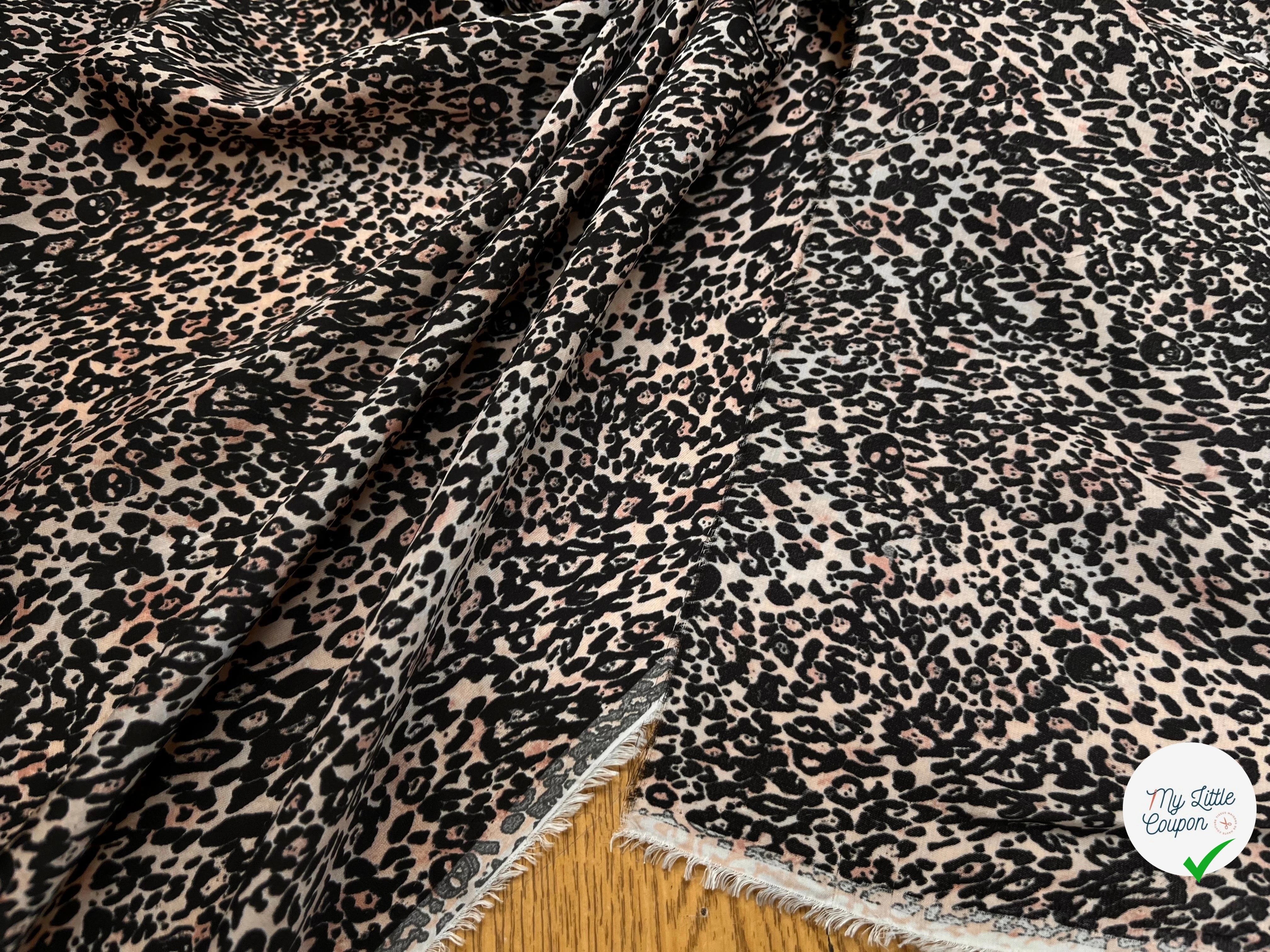 TISSU FLUIDE LÉOPARD SAVANE LÉGÈREMENT SATINÉ - My Little Coupon
