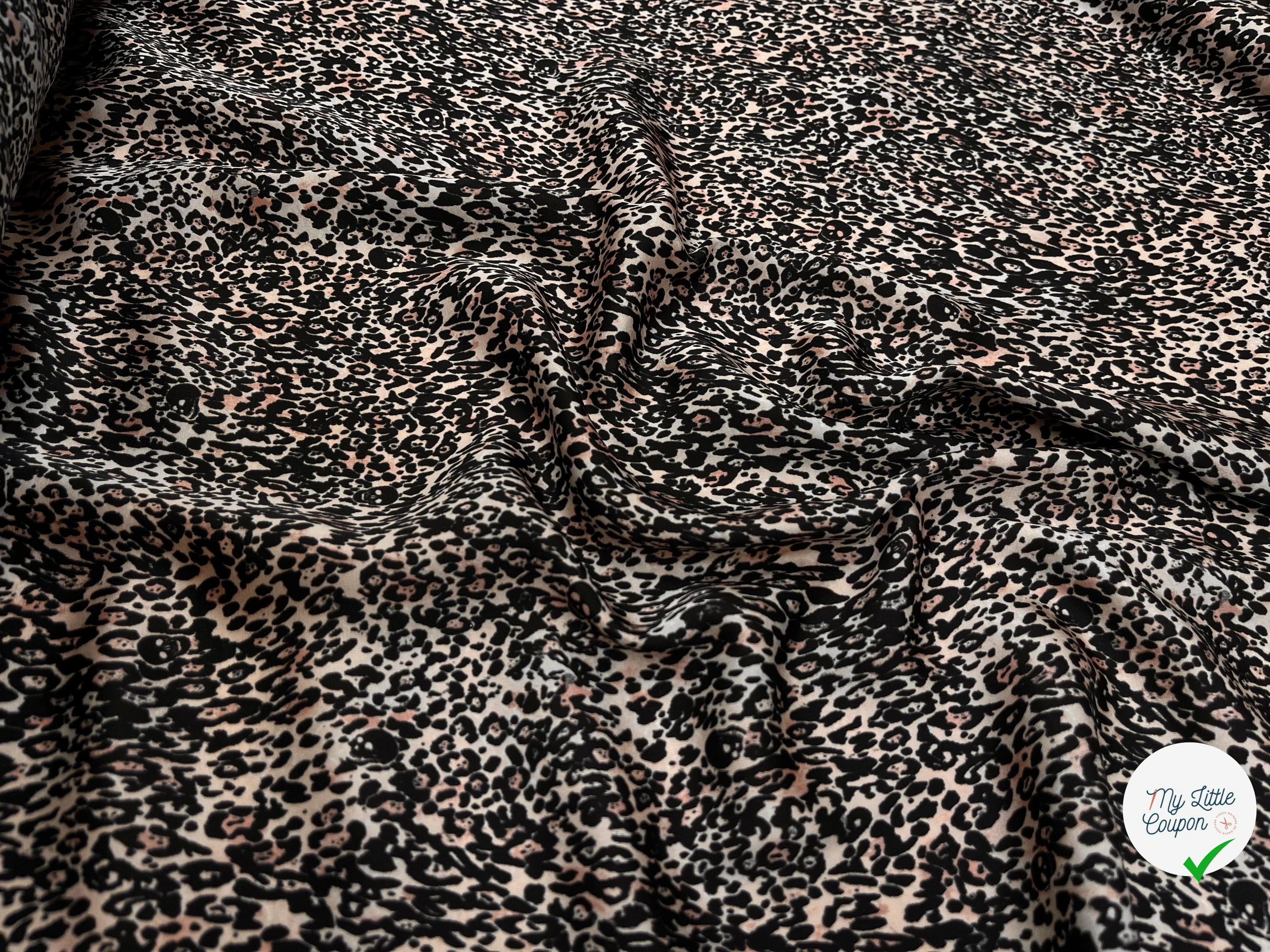TISSU FLUIDE LÉOPARD SAVANE LÉGÈREMENT SATINÉ - My Little Coupon