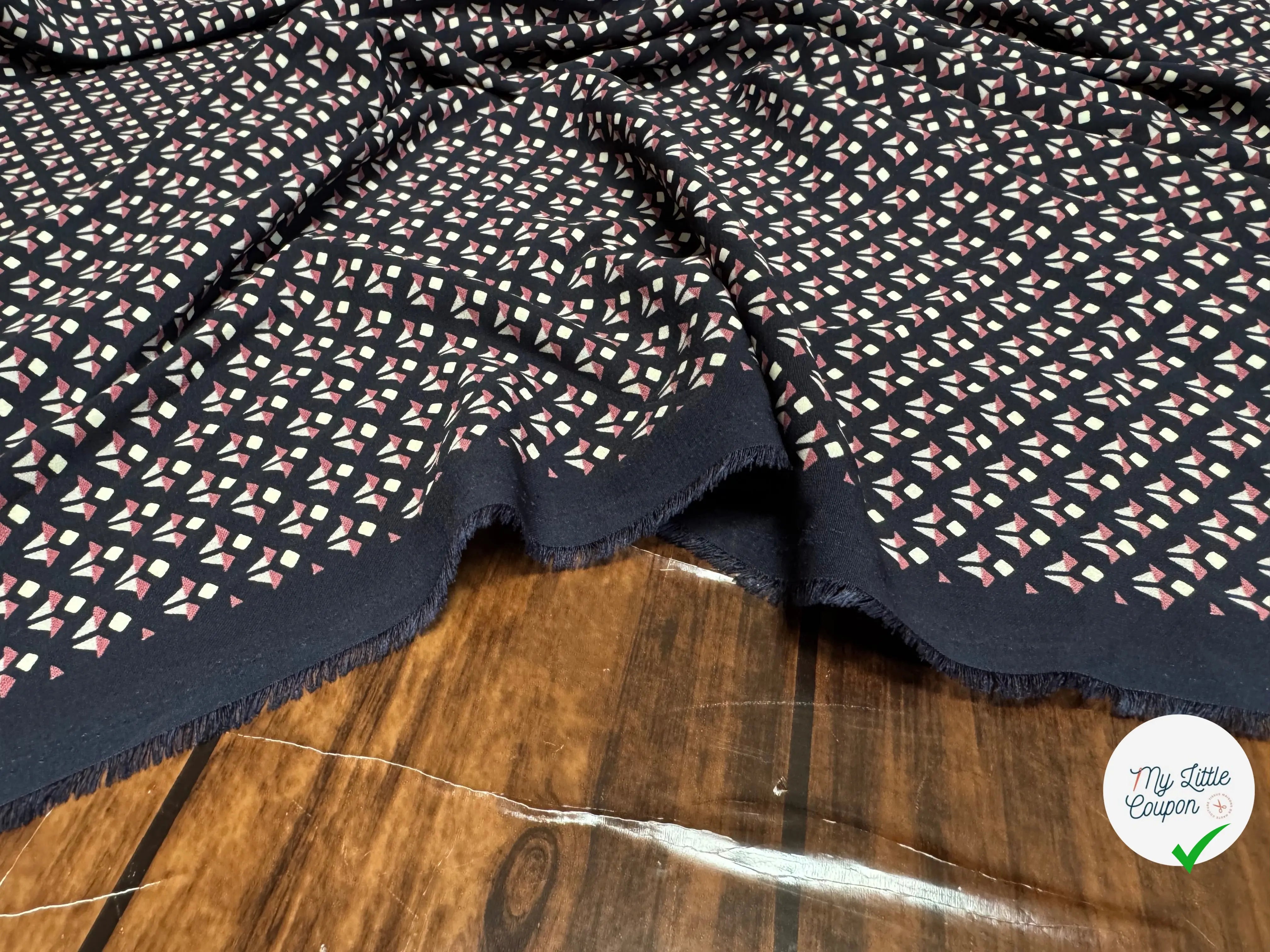 TISSU FLUIDE NAVY A MOTIFS GÉOMÉTRIQUES - My Little Coupon