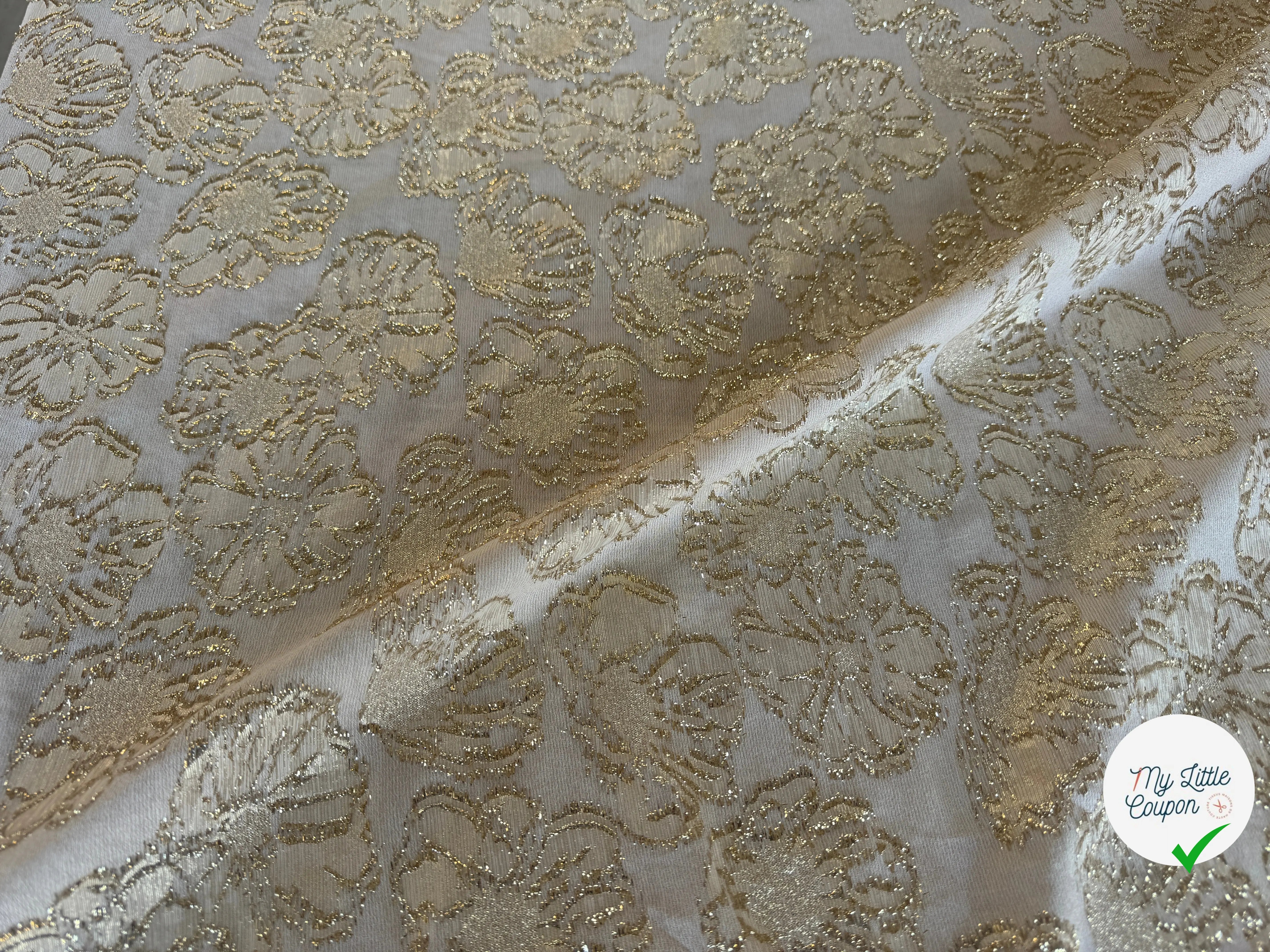 TISSU JACQUARD DE FLEURS DORÉES - My Little Coupon