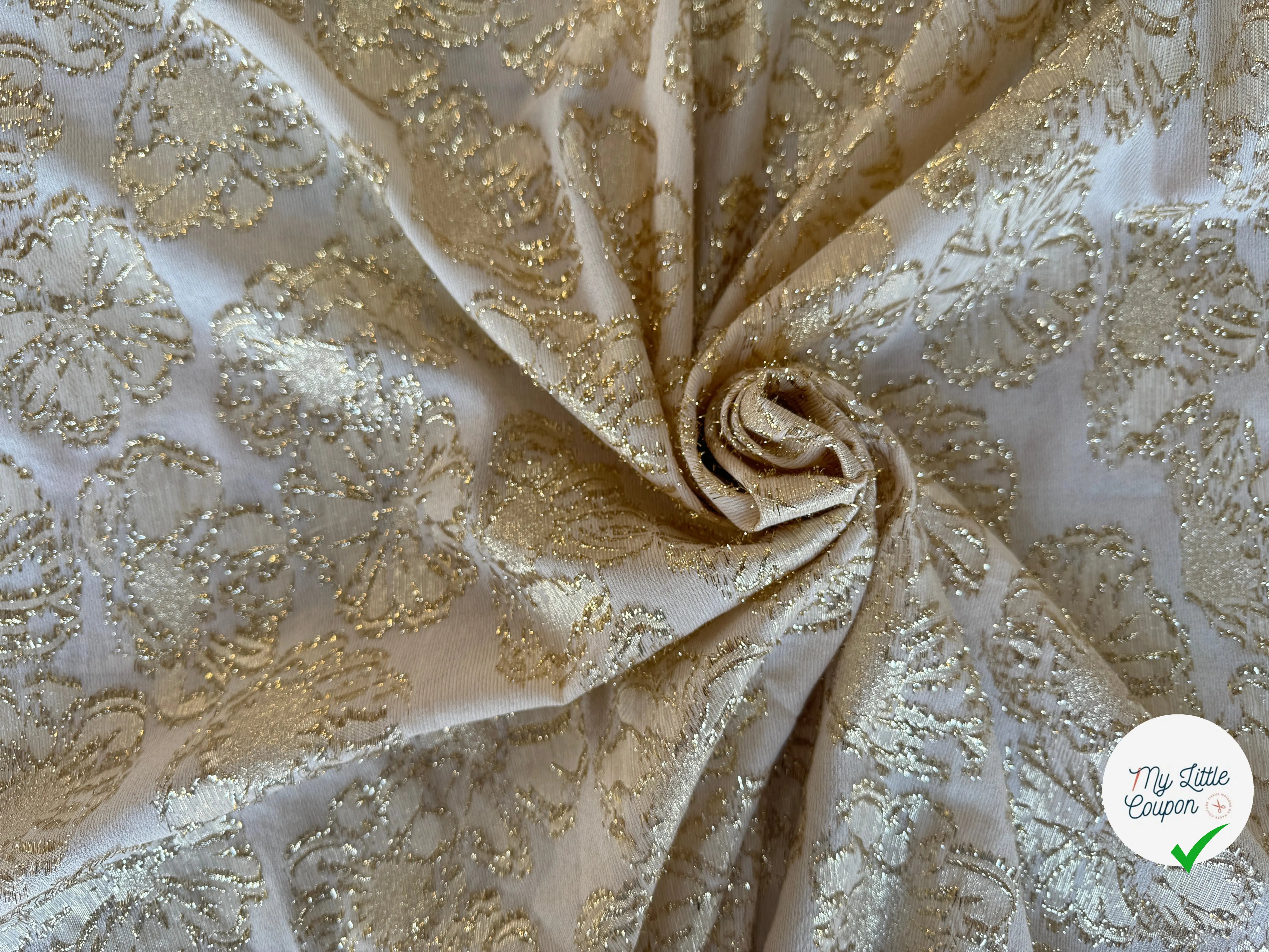 TISSU JACQUARD DE FLEURS DORÉES - My Little Coupon