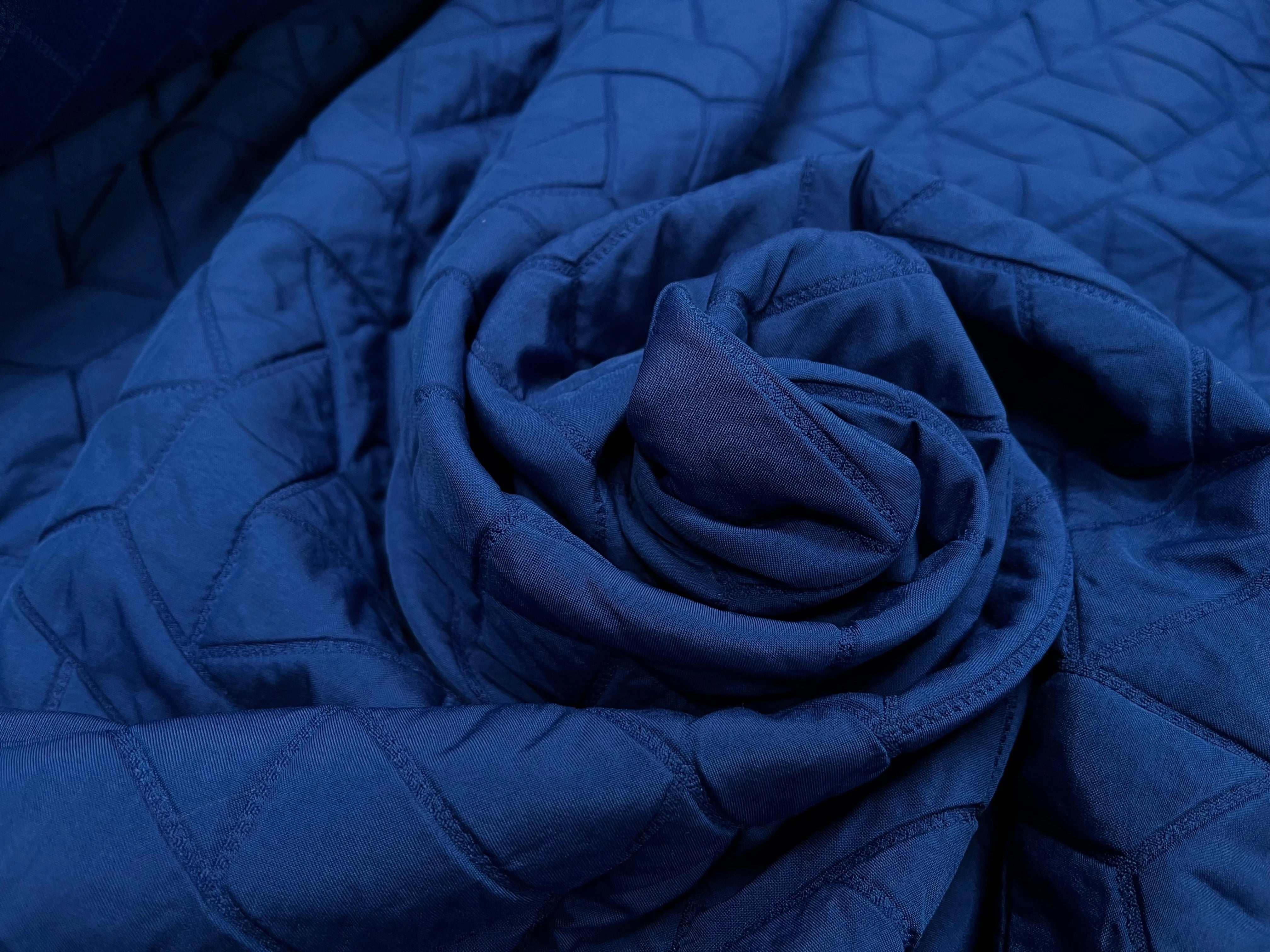 TISSU MATELASSÉ BLEU MOTIF RECTANGLE ENVERS DOUX - My Little Coupon