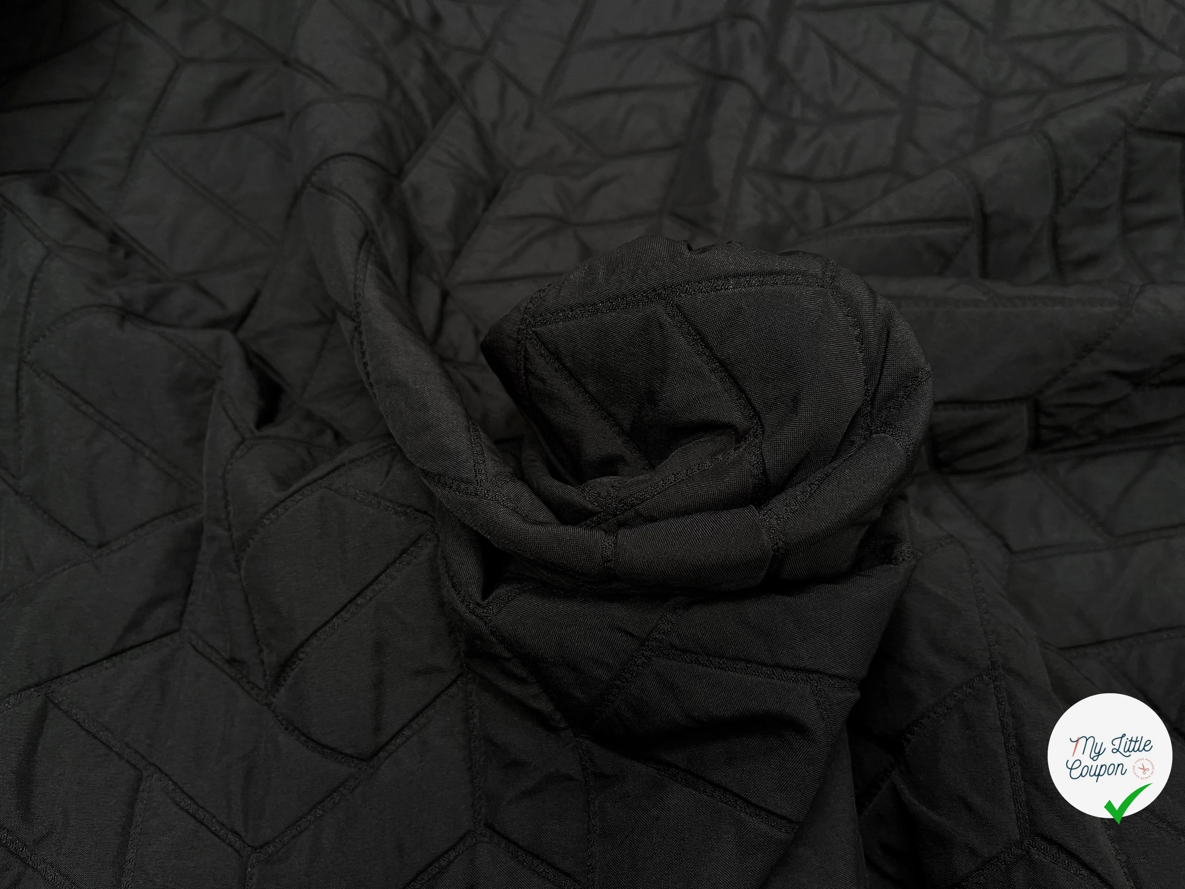 TISSU MATELASSÉ NOIR MOTIF RECTANGLE ENVERS DOUX - My Little Coupon