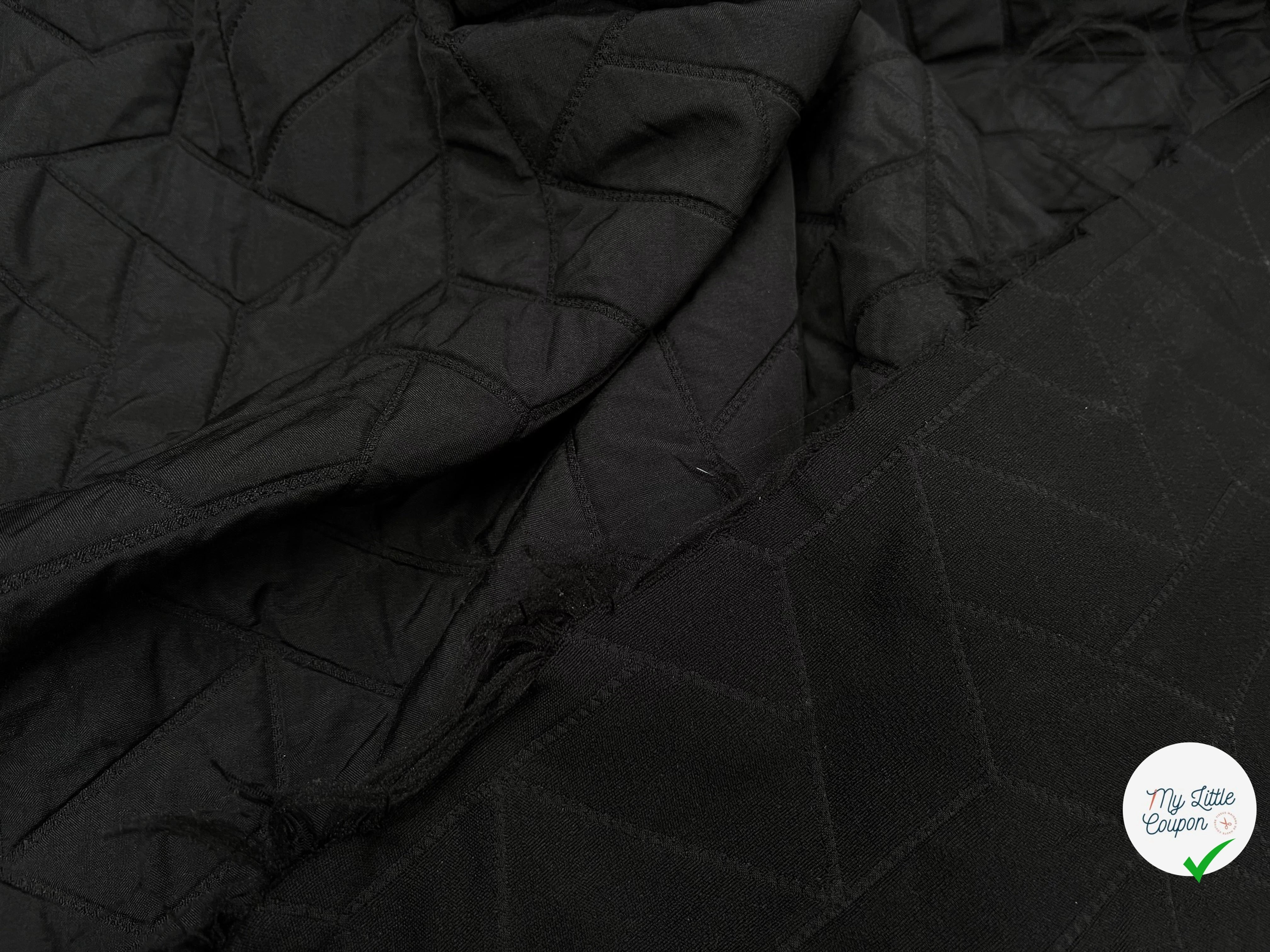 TISSU MATELASSÉ NOIR MOTIF RECTANGLE ENVERS DOUX - My Little Coupon