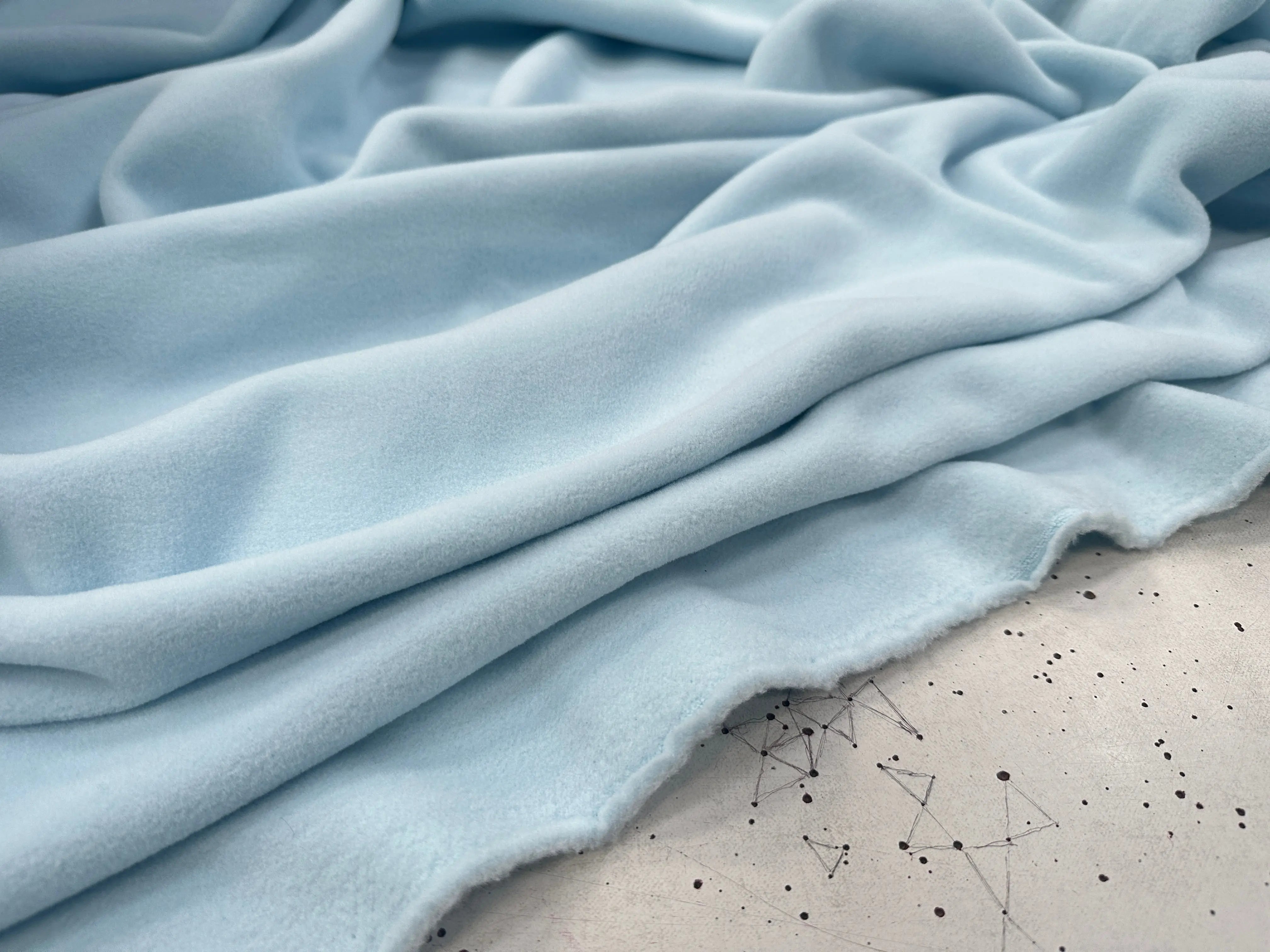 TISSU POLAIRE TOUT DOUX BLEU MLC INTERN