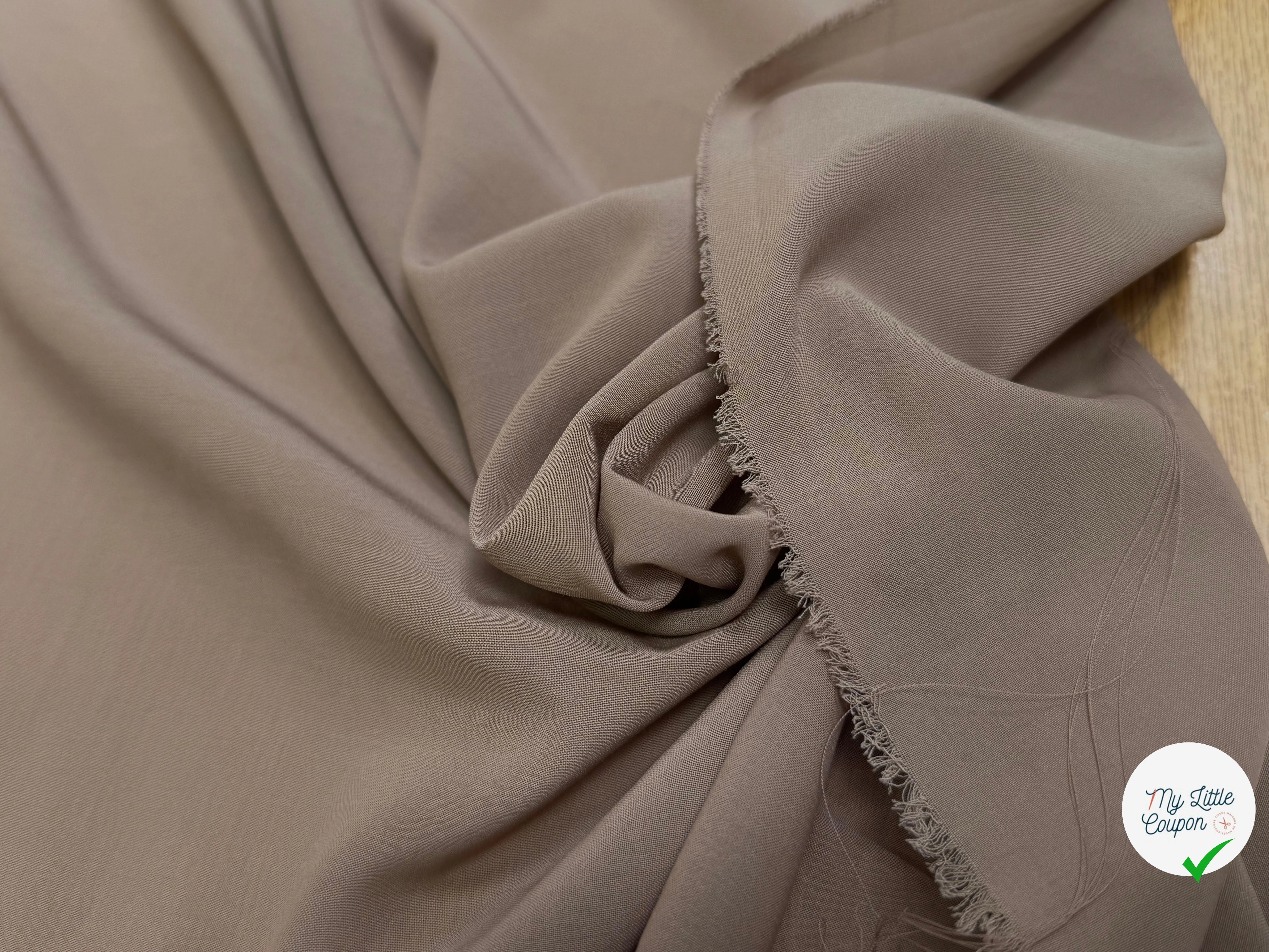 TISSU VOILE POLYVISCOSE FAUVE - My Little Coupon