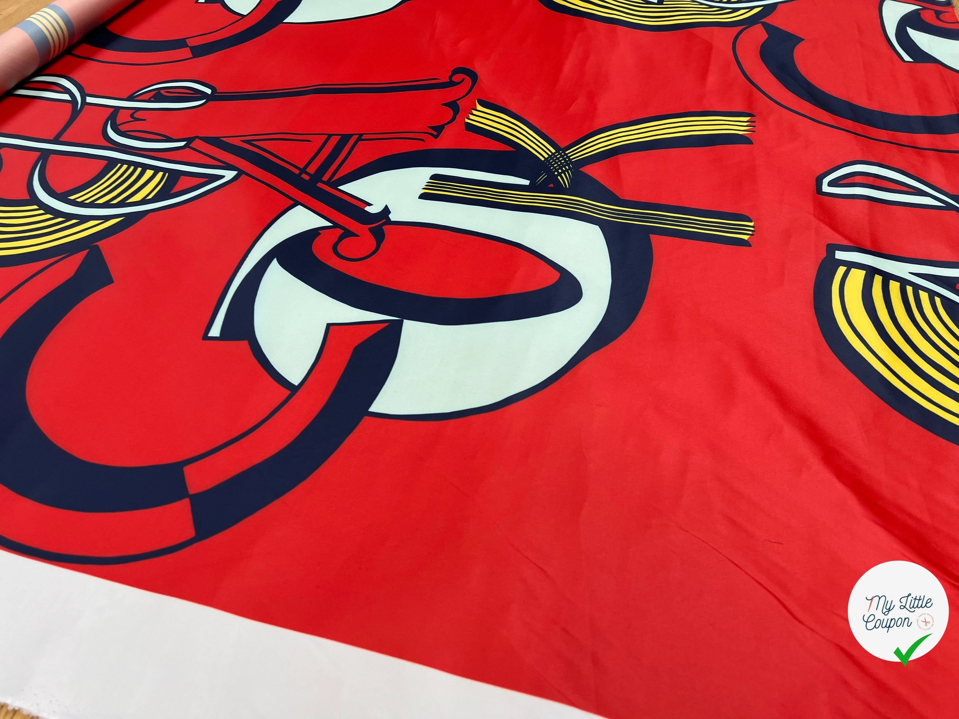 TOILE FOND ROUGE MOTIF ABSTRAIT 152CM - My Little Coupon