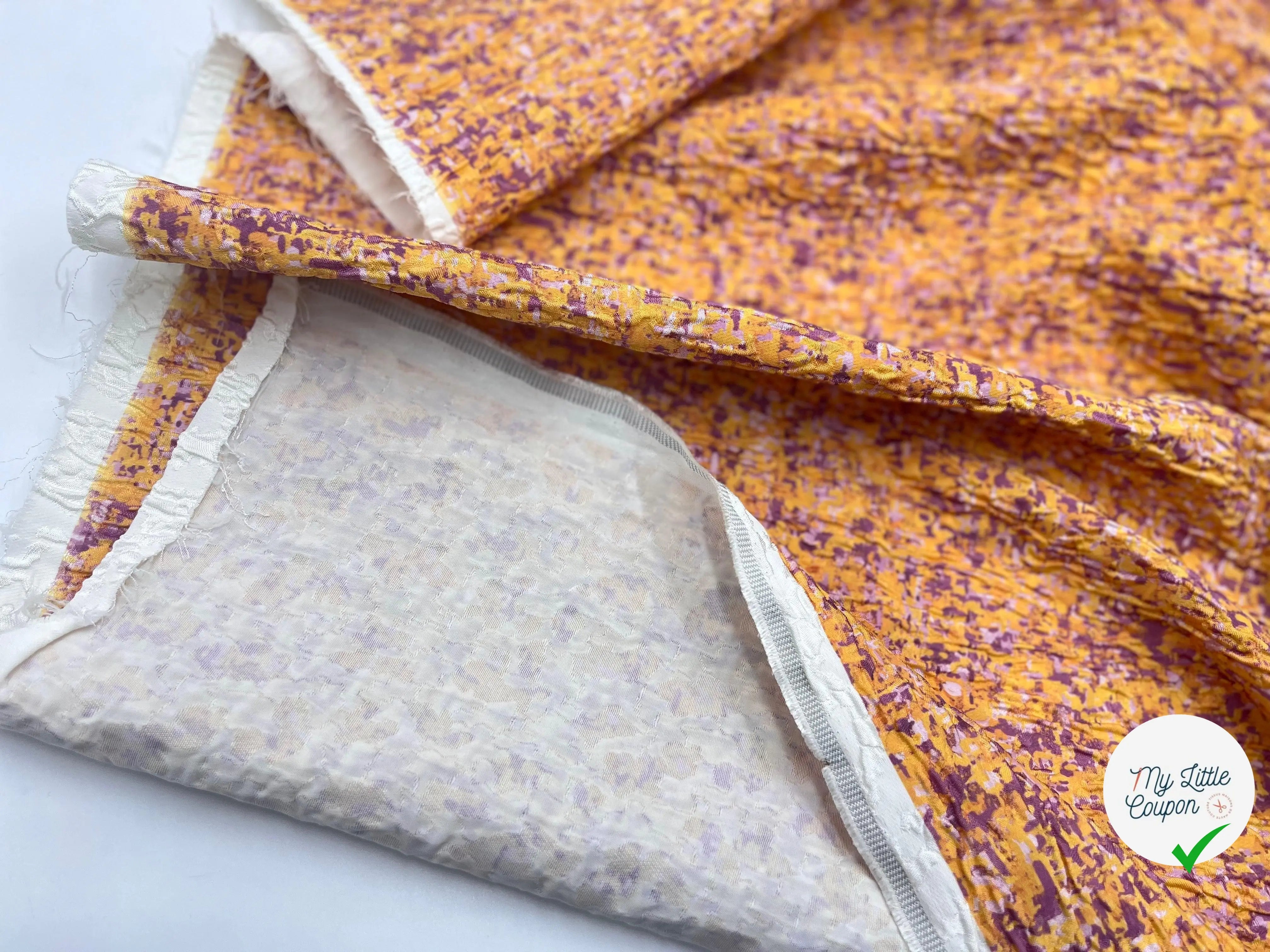 TOILE IMPRIMÉE GAUFRÉE STRETCH - My Little Coupon - tissu - coudre