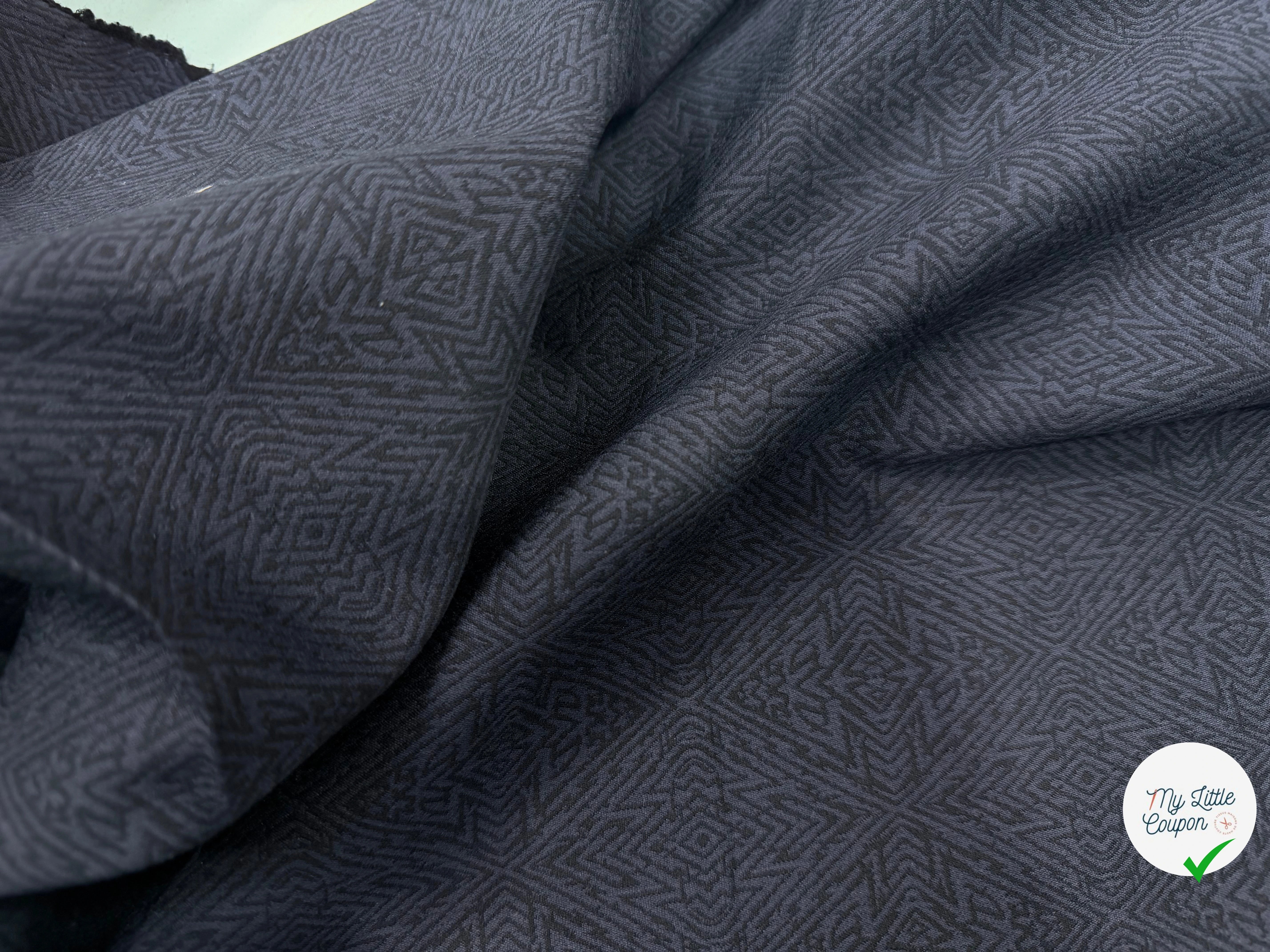 TOILE JACQUARD STRETCH POLYVISVOSE BLEU GRIS MARINE MOTIF BAROQUE - My Little Coupon