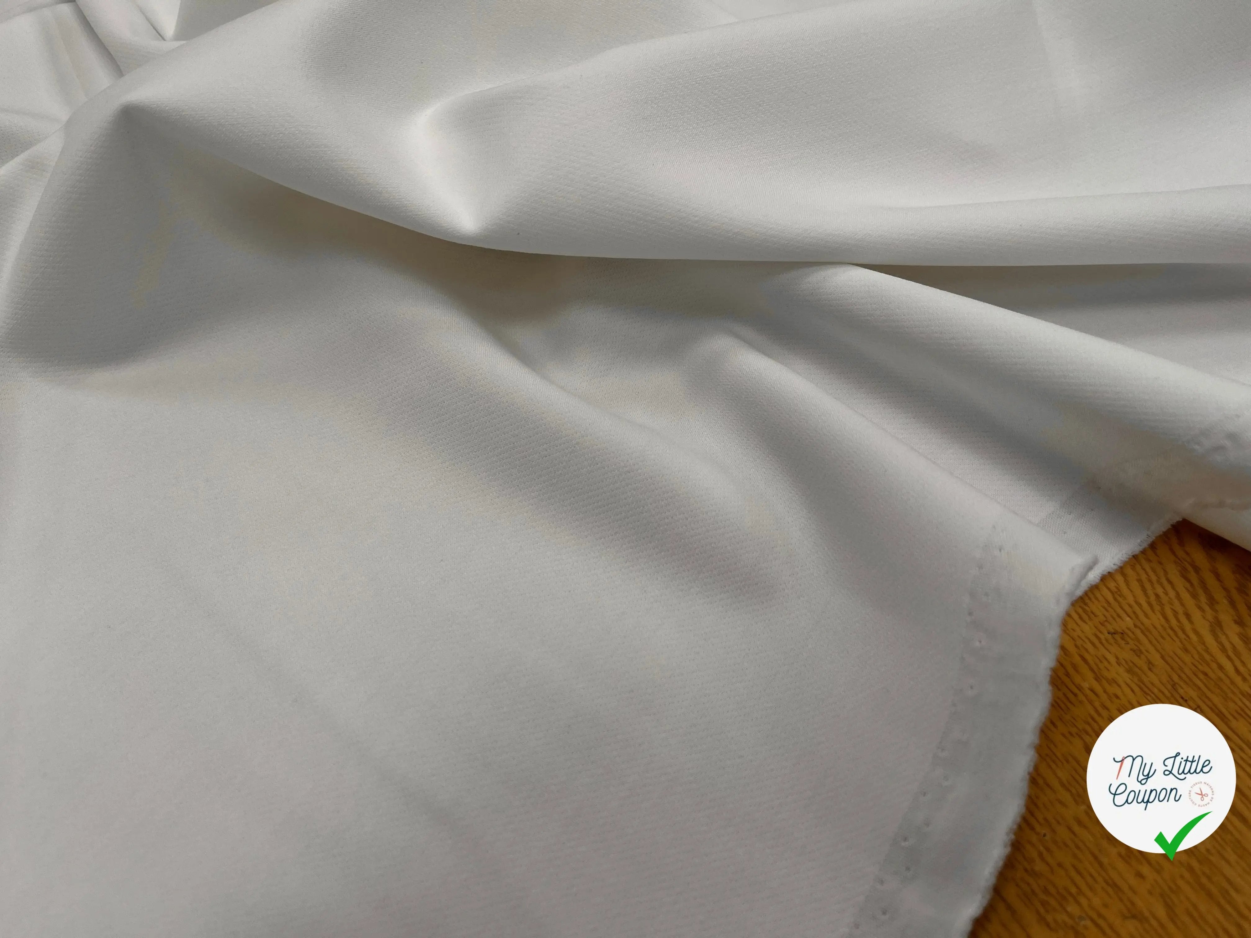 TOILE OWENS COUTURE FLUIDE STRETCH POLYVISCOSE BLANC CASSÉ - My Little Coupon