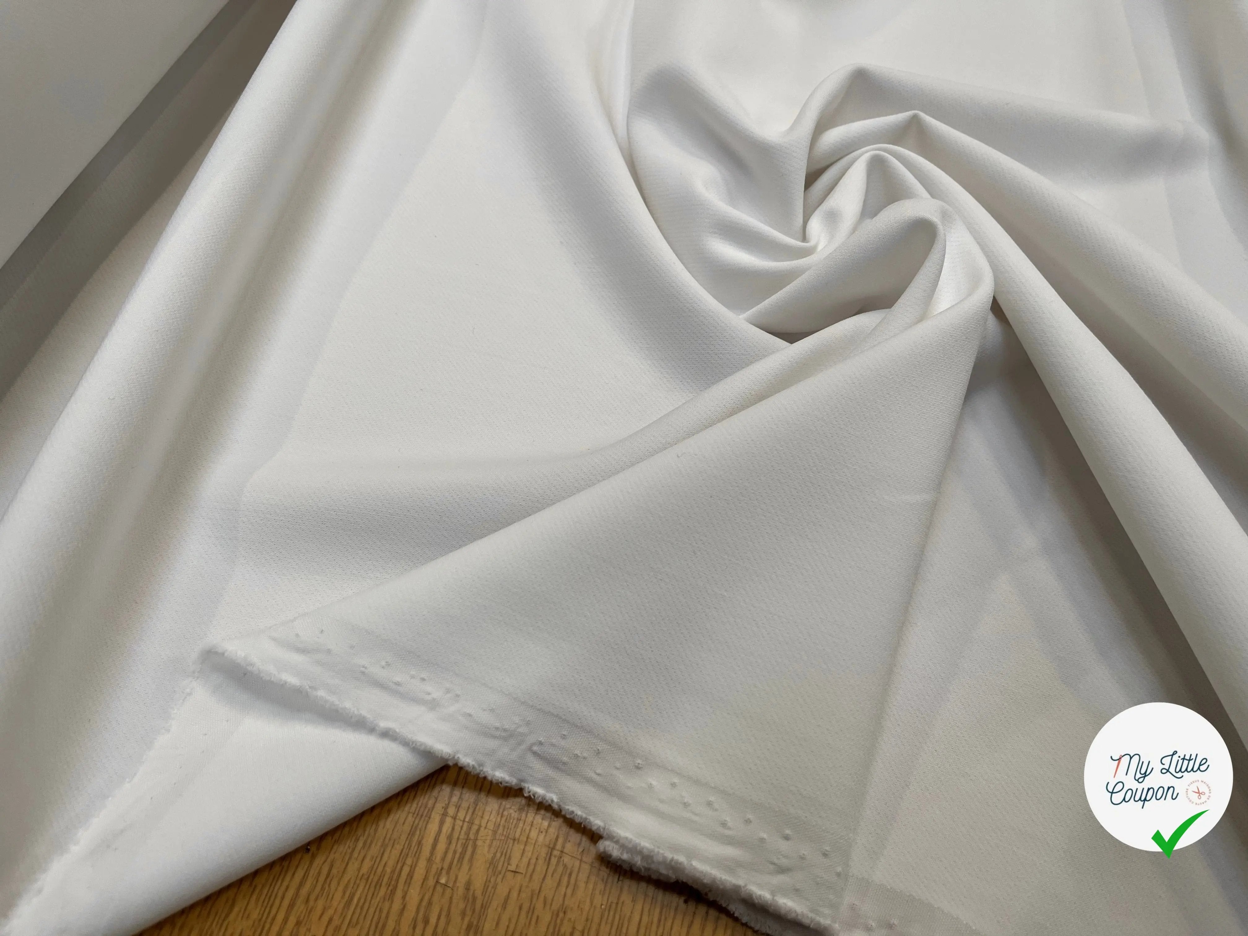 TOILE OWENS COUTURE FLUIDE STRETCH POLYVISCOSE UNI BLANC - My Little Coupon