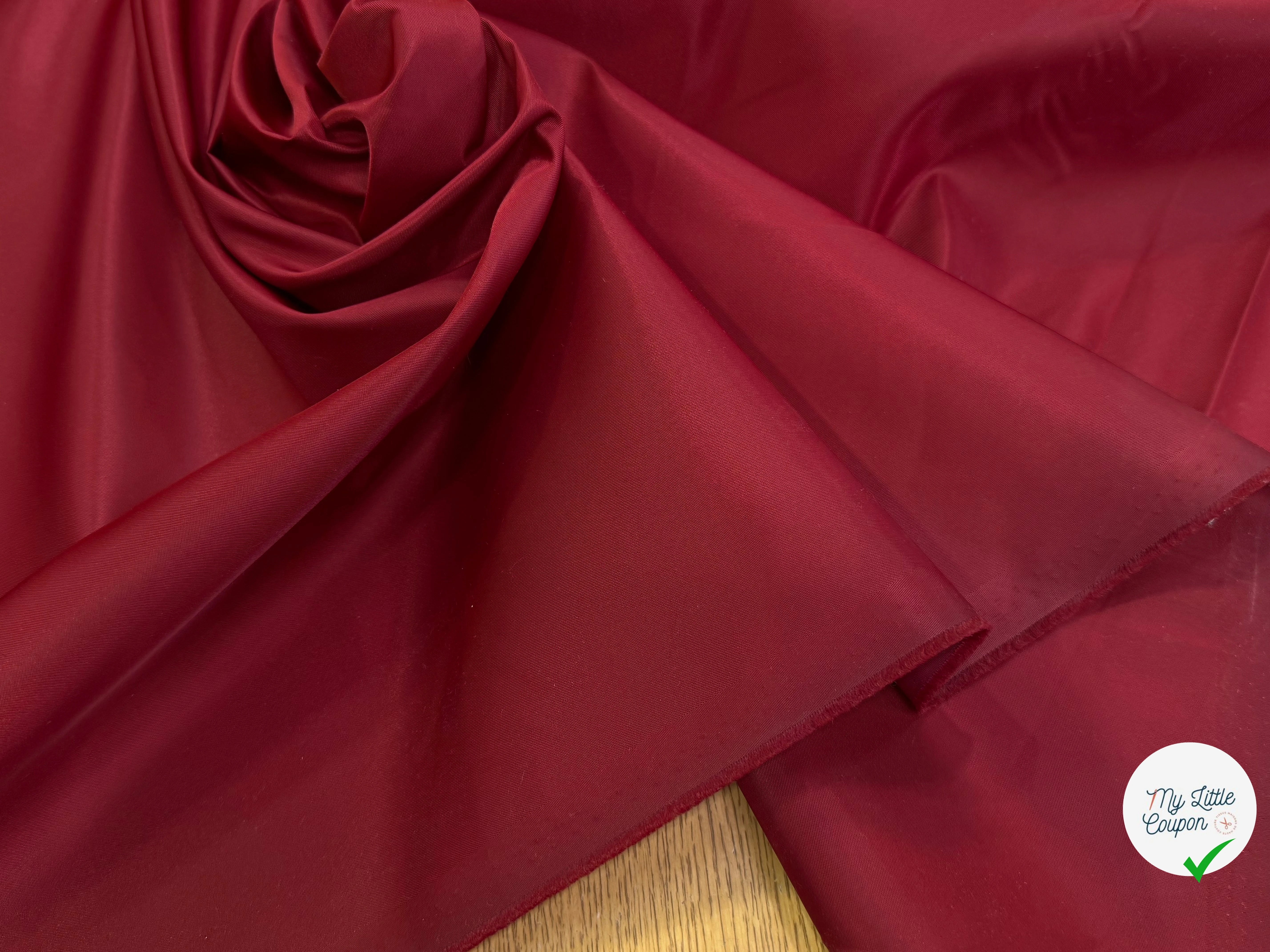 TOILE SATIN LOURDE CRAQUANTE ROUGE BORDEAUX - My Little Coupon